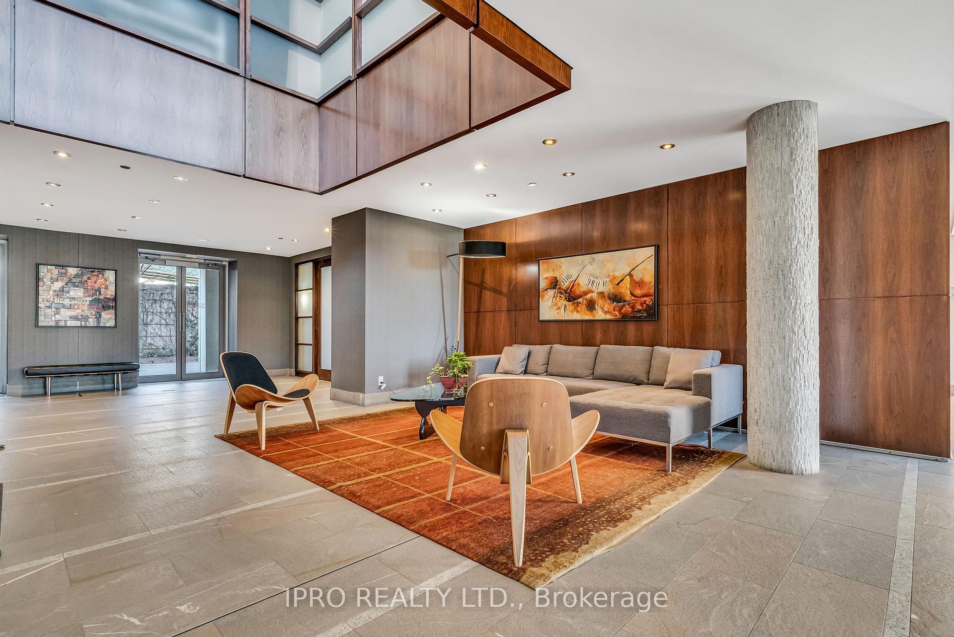 3 Bedrooms Condo at 500 Queens, Toronto For sale