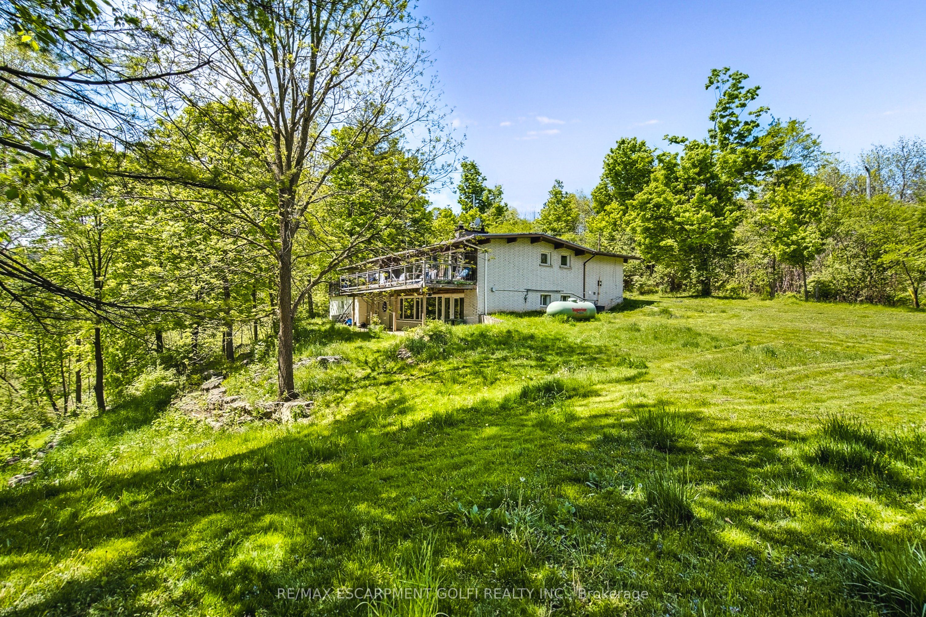 932 OLD DUNDAS Road
