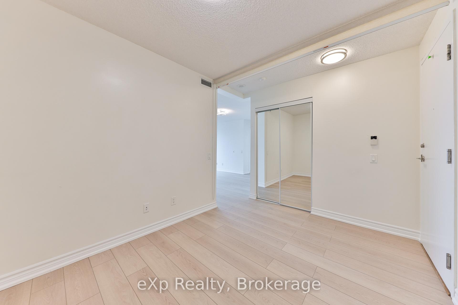3 Bedrooms Condo at 83 Borough, Toronto For sale