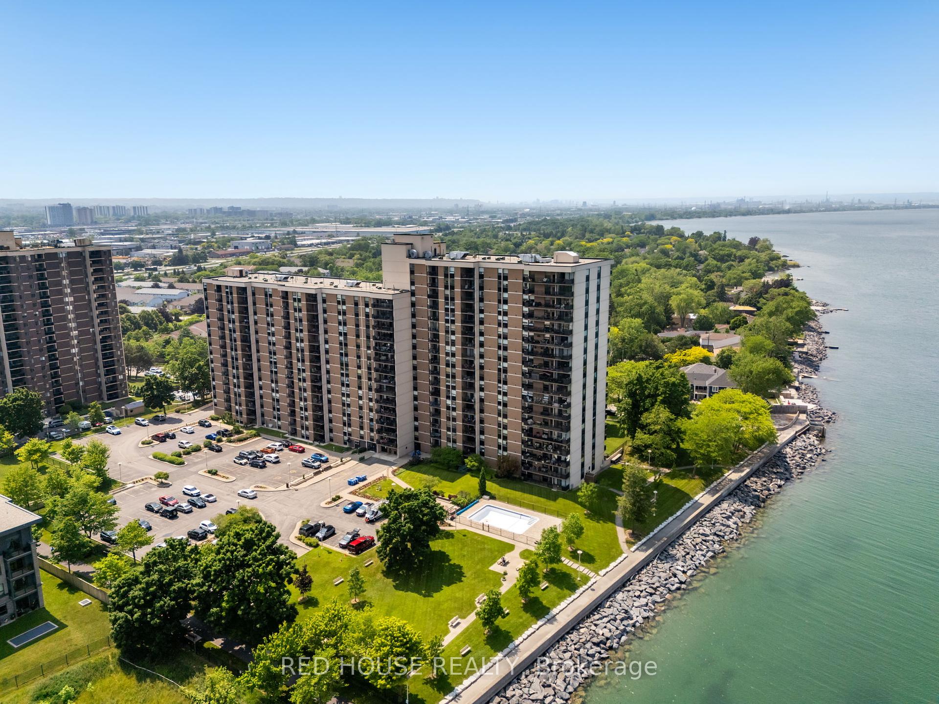 3 Bedrooms Condo at 500 Green, Hamilton For sale