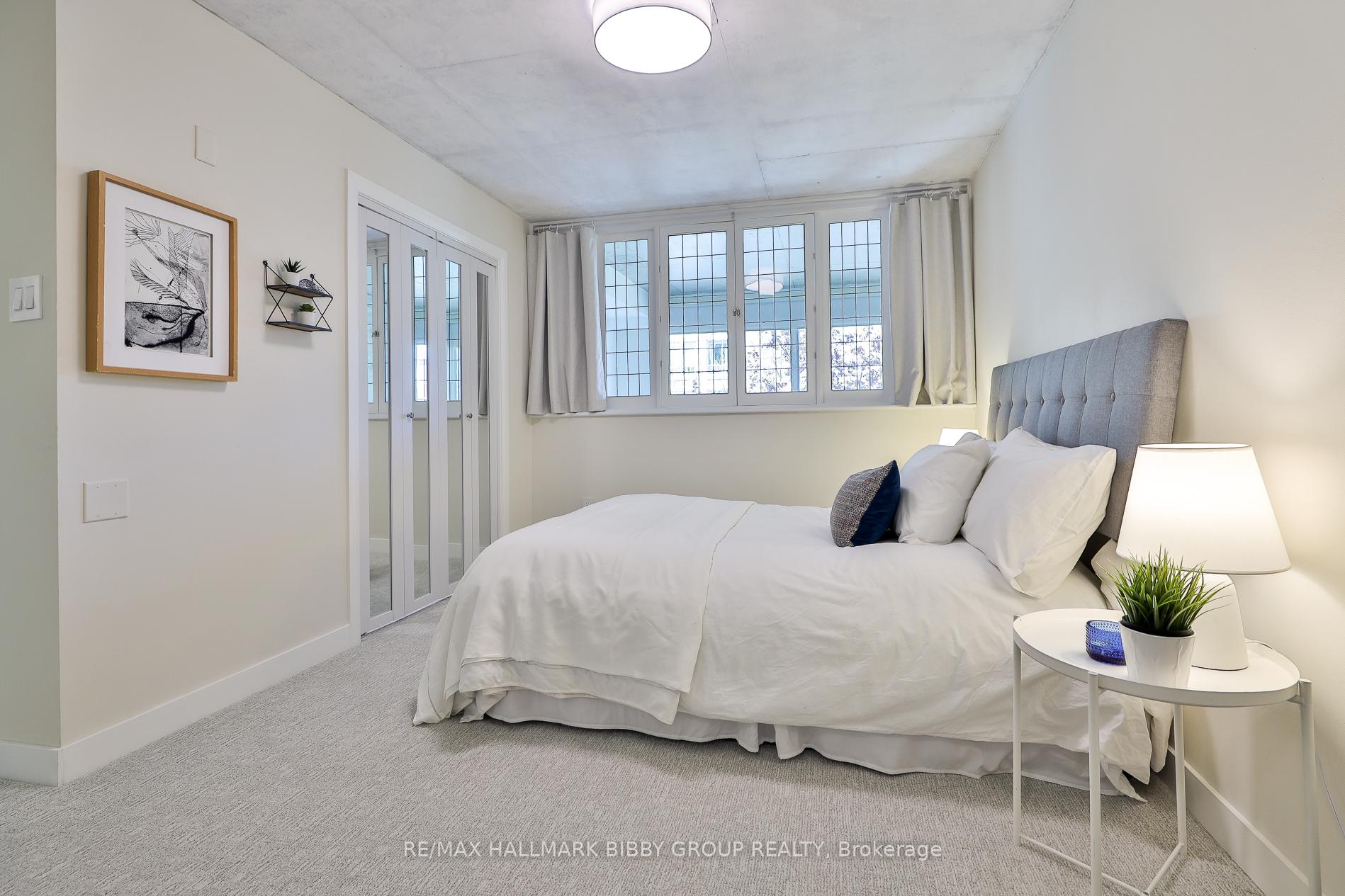 2 Bedrooms Condo at 954 King, Toronto For sale