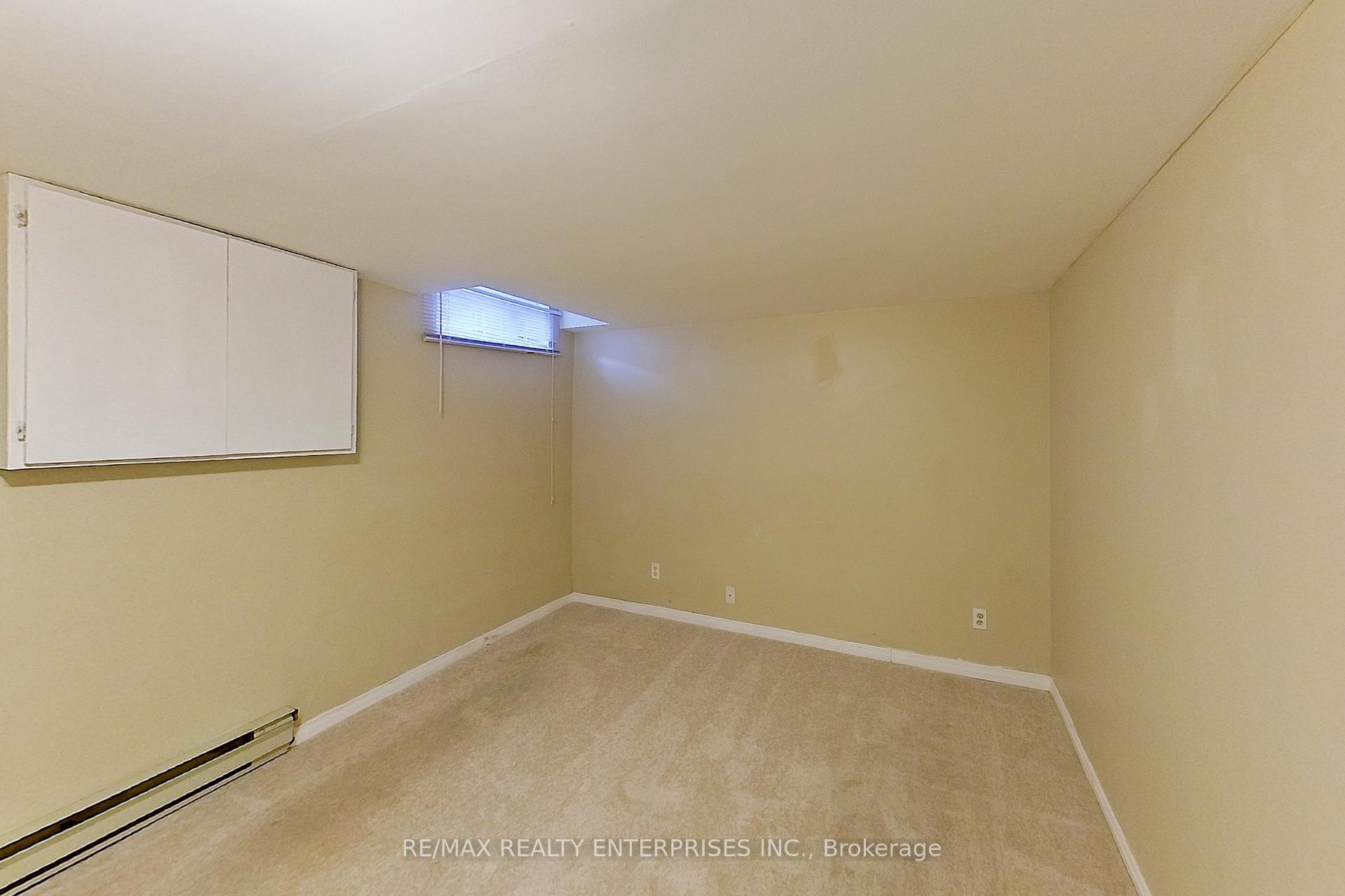 4 Bedrooms Condo at 6540 Falconer, Mississauga For sale