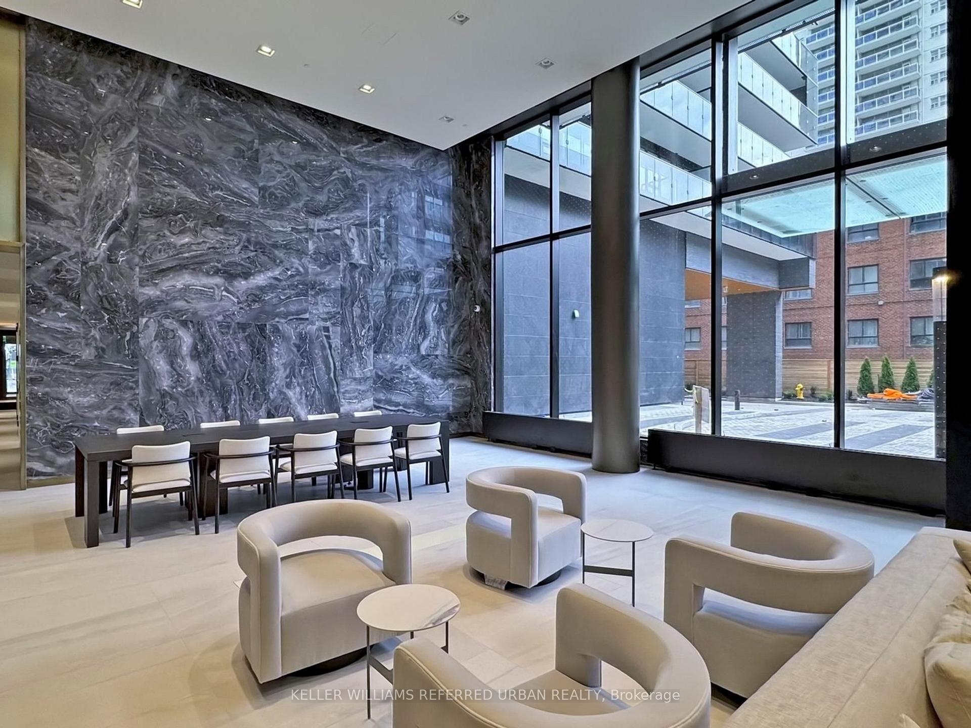 3 Bedrooms Condo at 127 Broadway, Toronto For sale