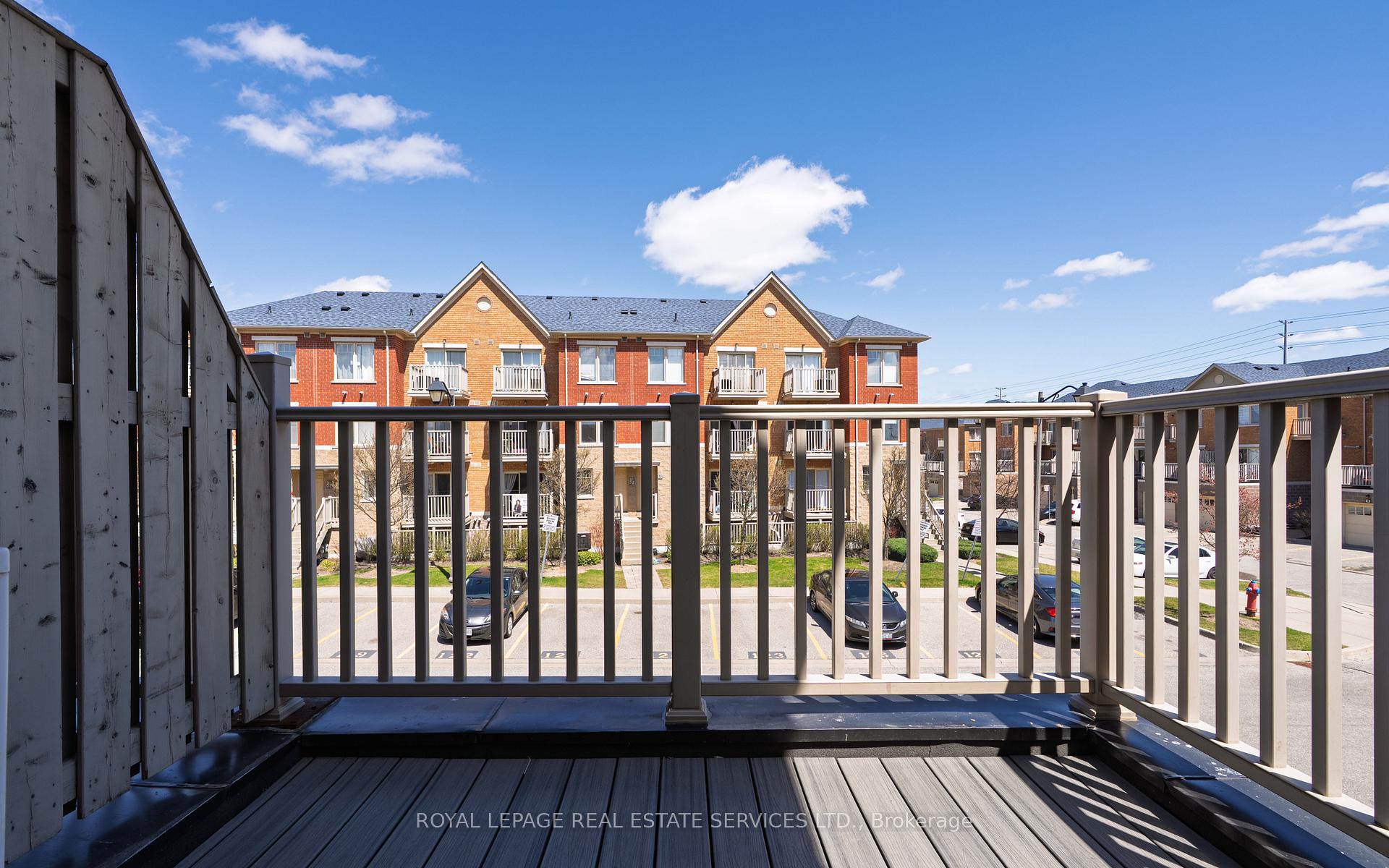 4 Bedrooms Condo at 5025 Ninth, Mississauga For sale