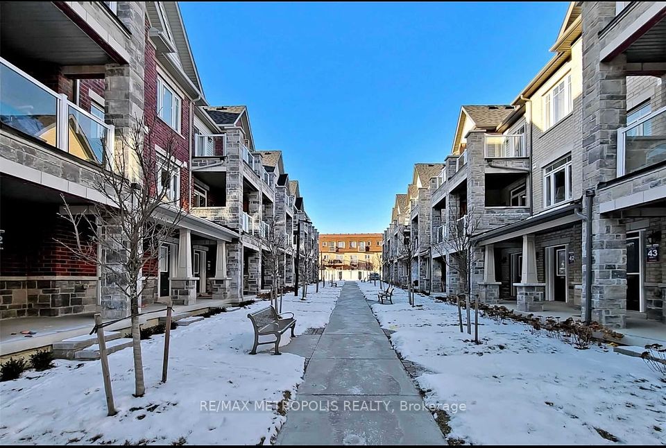 #39 - 2568 Ladyfern Crossing, Pickering, ON L1X 0E6