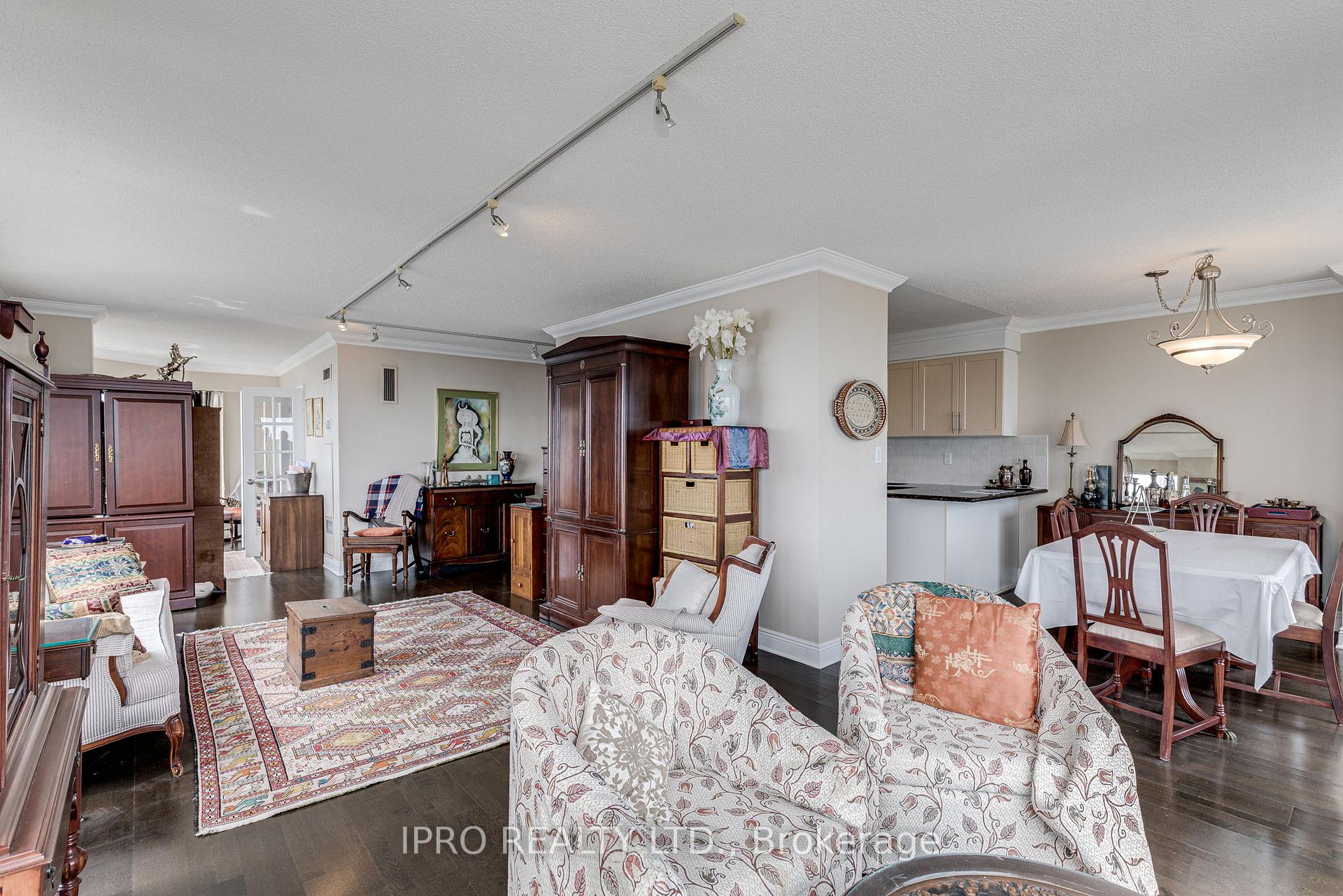 3 Bedrooms Condo at 2269 Lake Shore, Toronto For sale