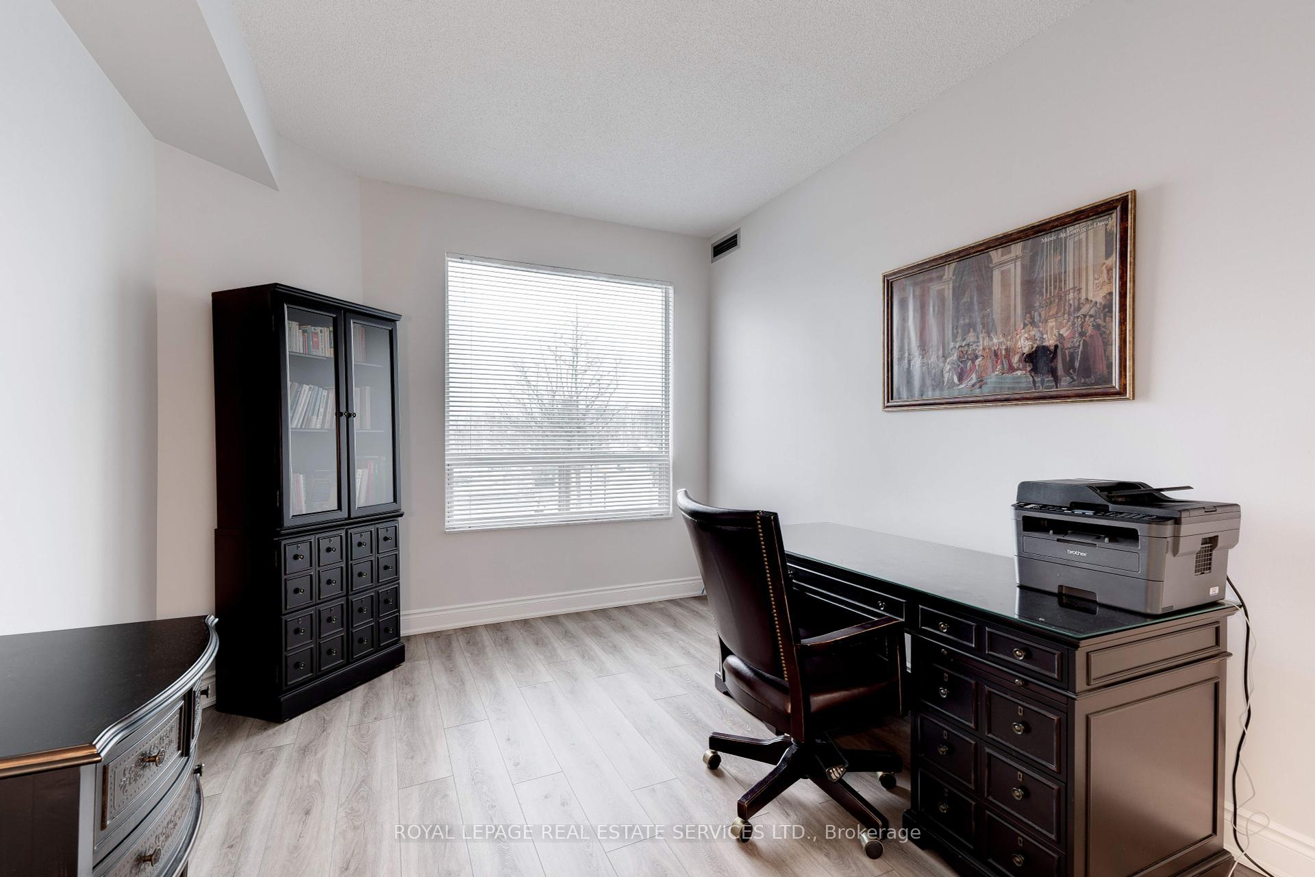 2 Bedrooms Condo at 2511 Lakeshore,  Oakville For sale