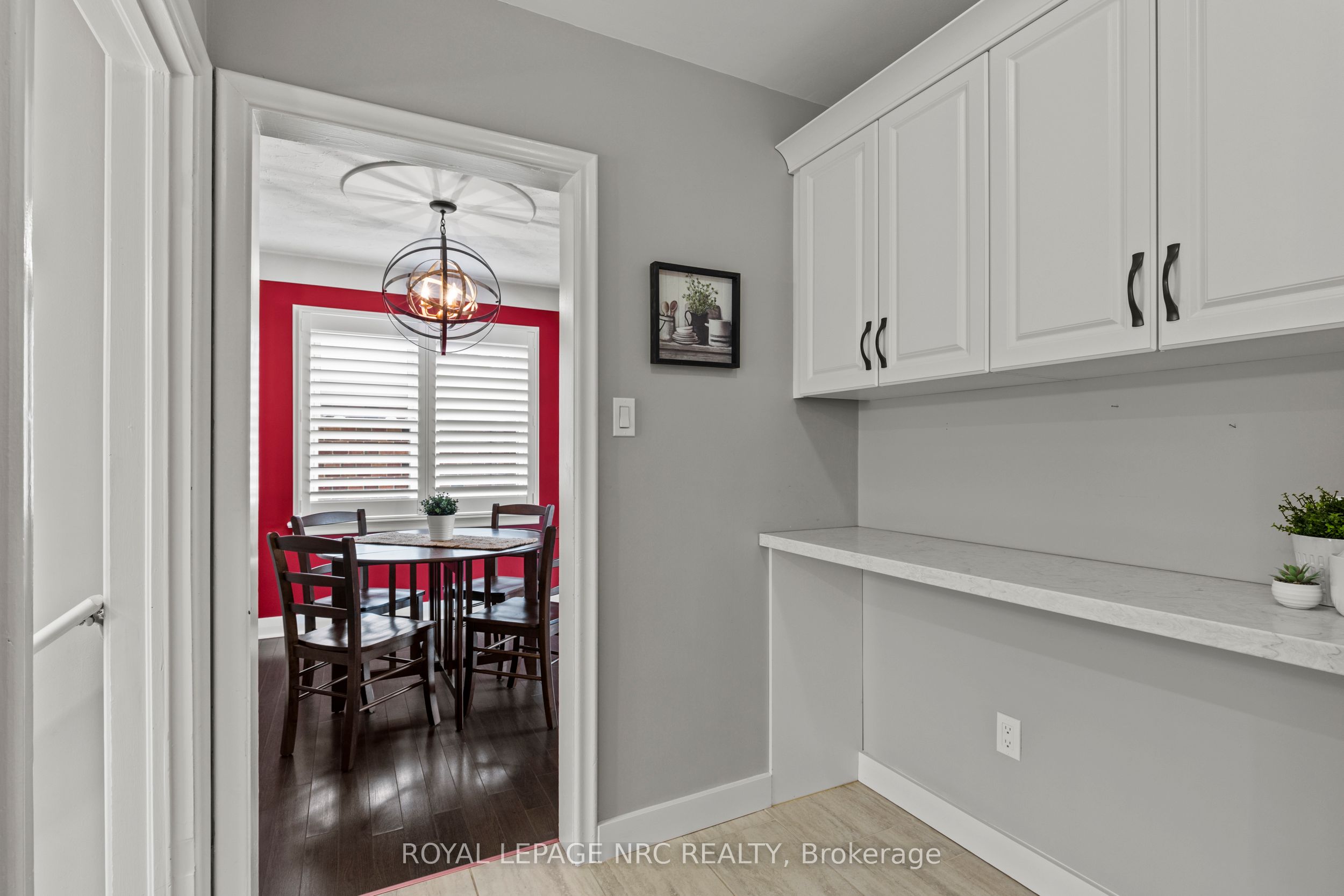 10 Whiteoak Drive