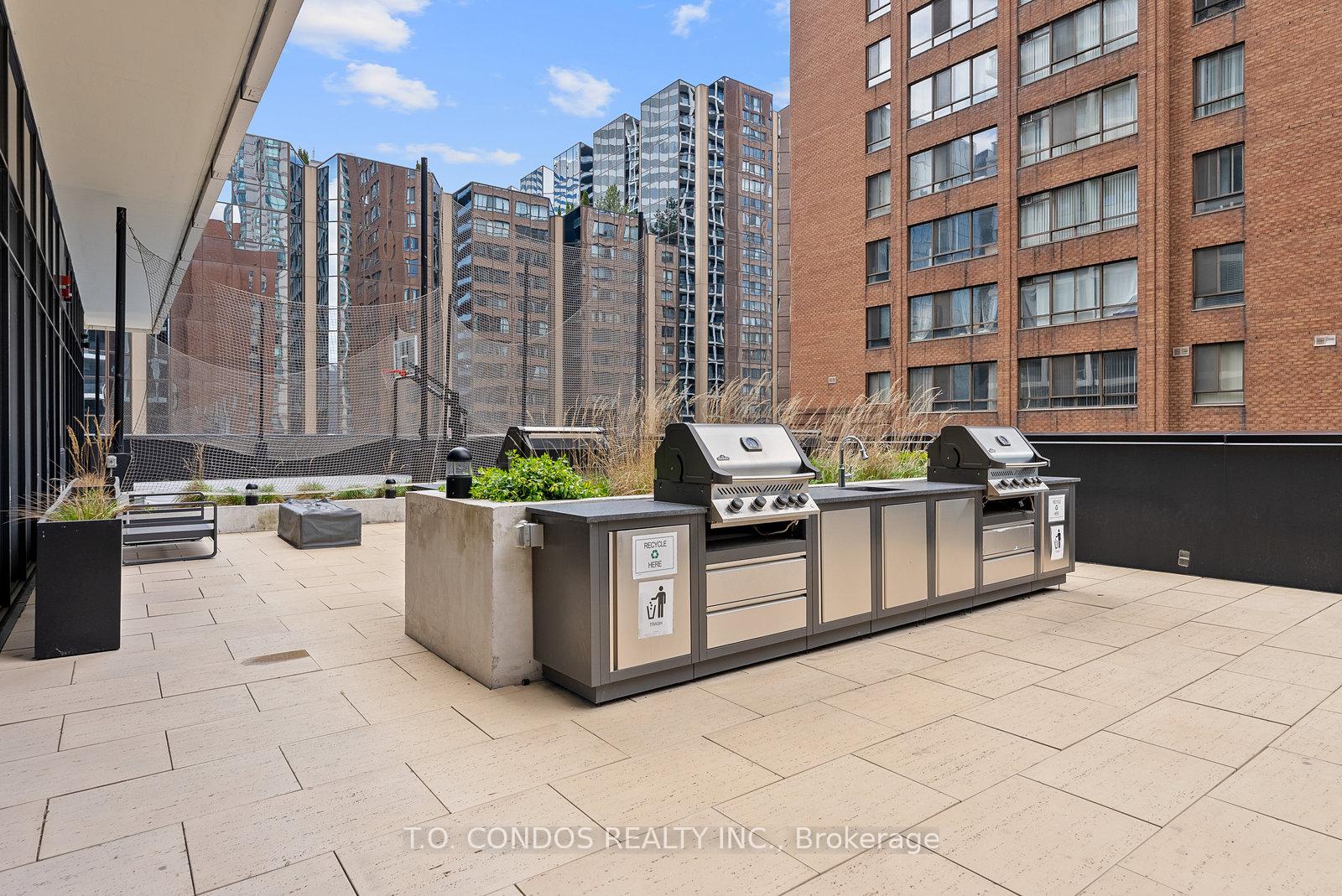 1 Bedroom Condo at 20 Edward,  Toronto For sale