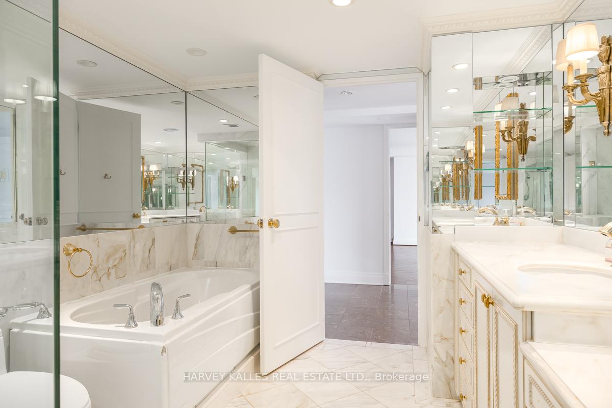 2 Bedrooms Condo at 1166 Bay, Toronto For sale