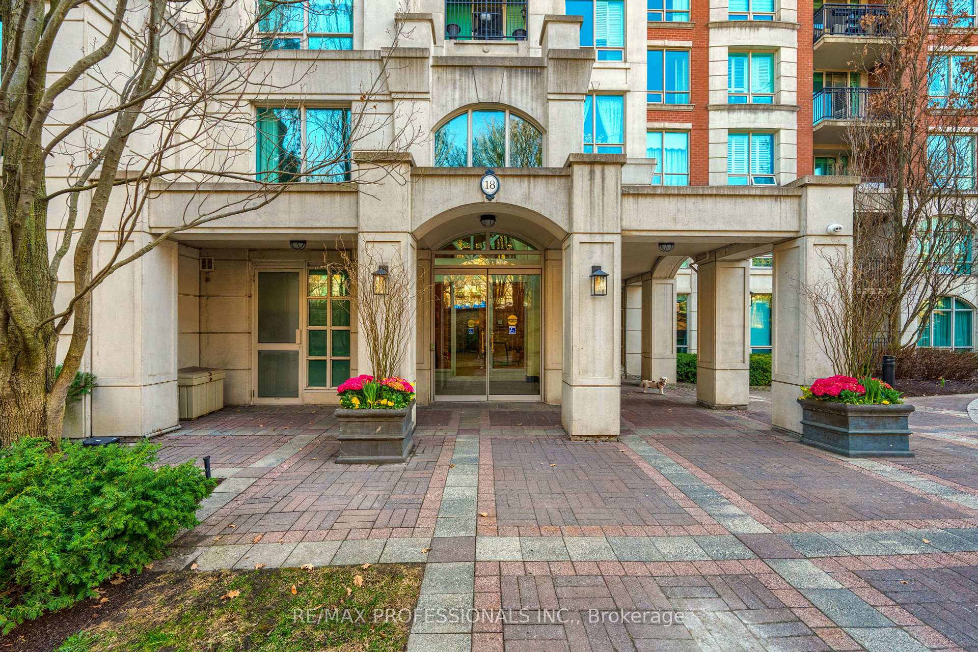 3 Bedrooms Condo at 18 William Carson, Toronto For sale