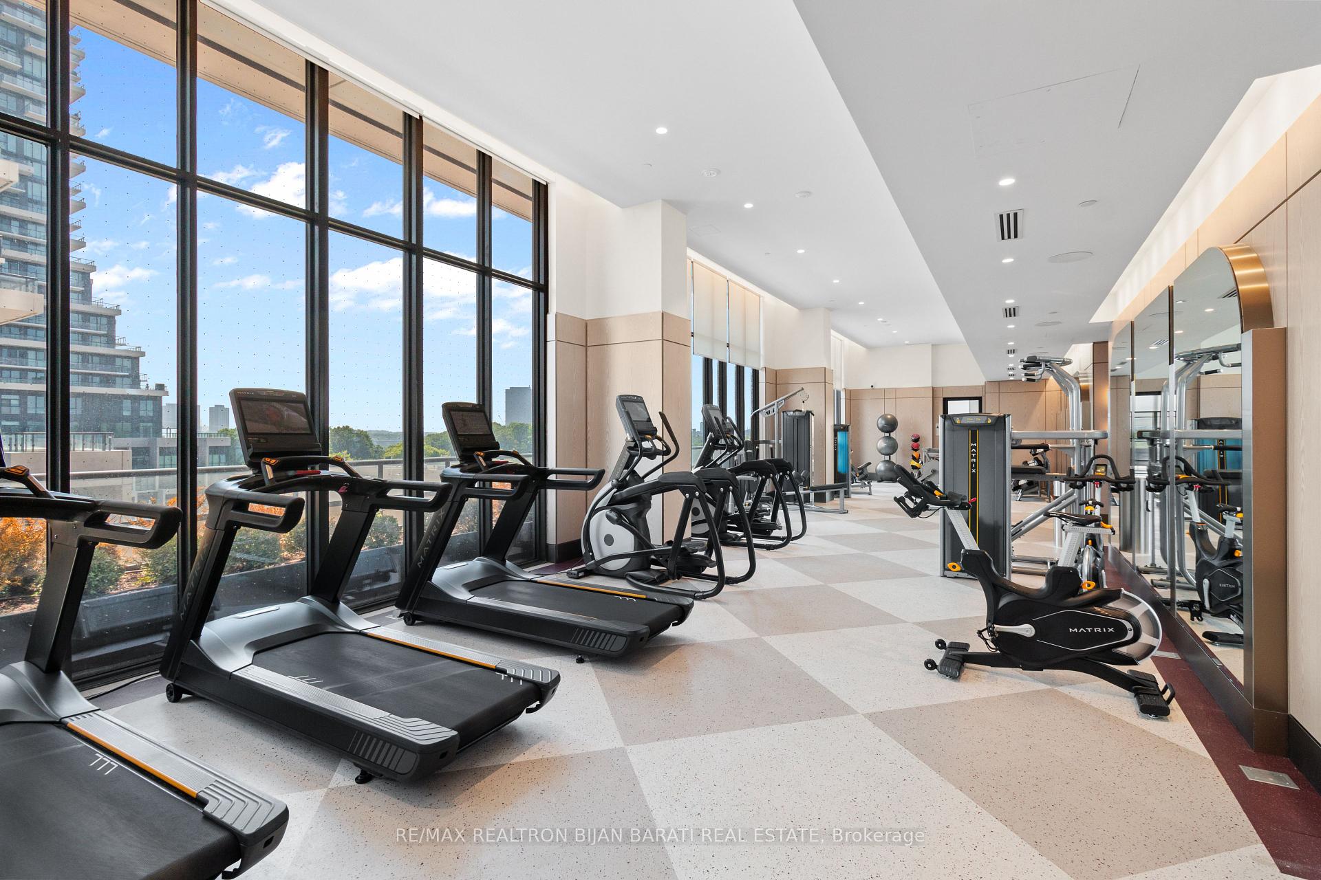 3 Bedrooms Condo at 10 Inn On The Park, Toronto For sale