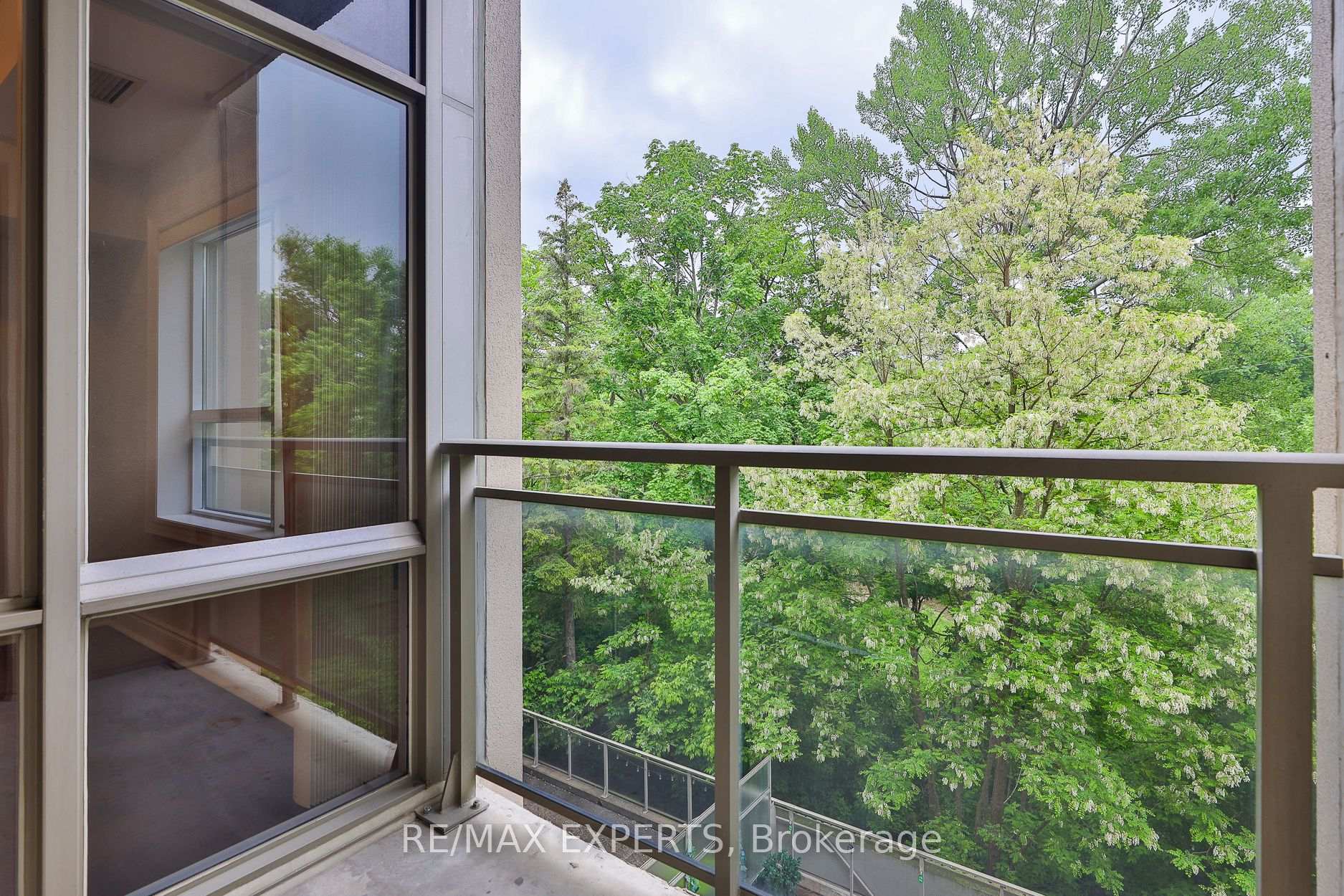 2 Bedrooms Condo at 8201 Islington, Vaughan For sale