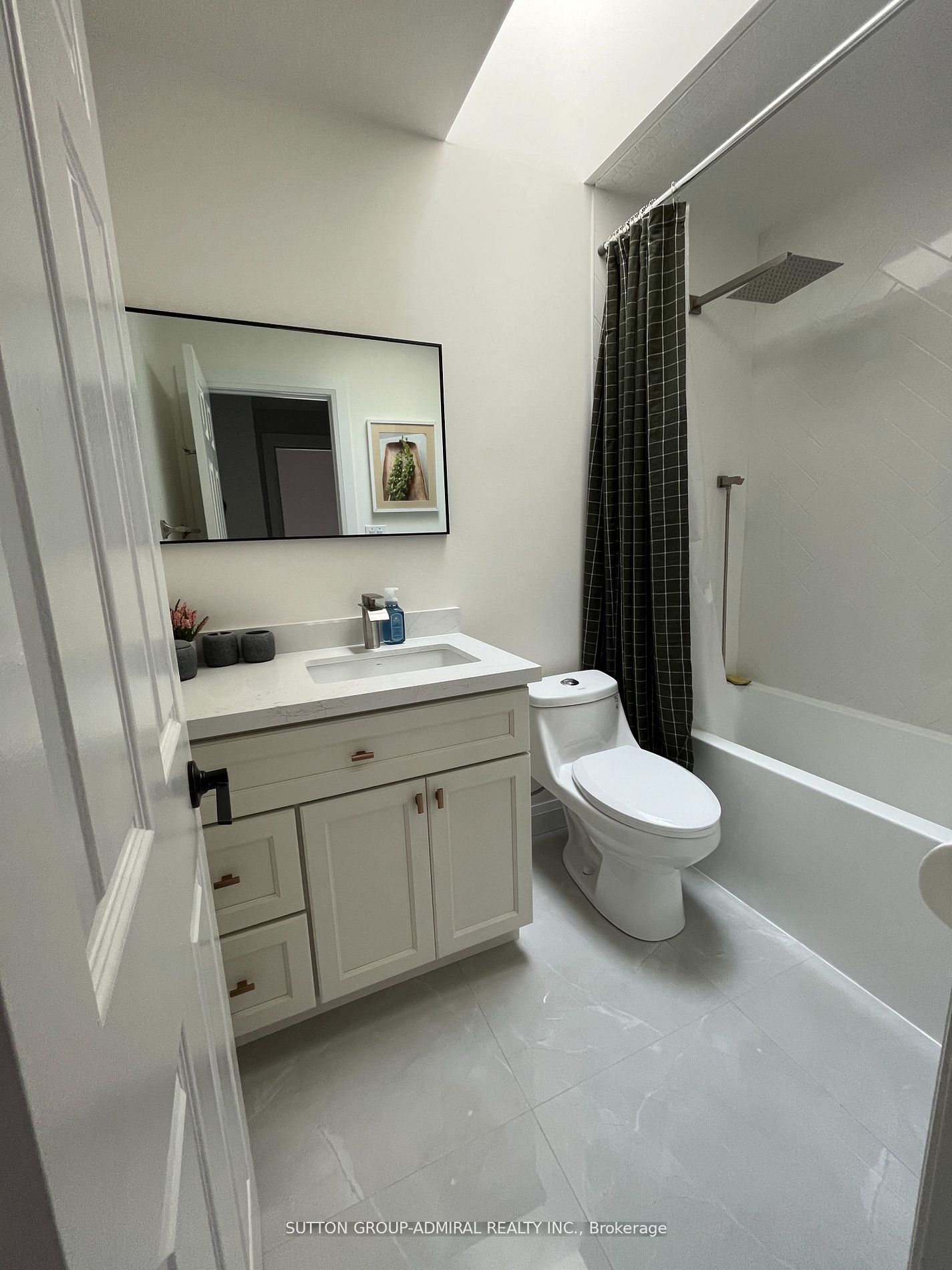 2 Blairville Road, #upper