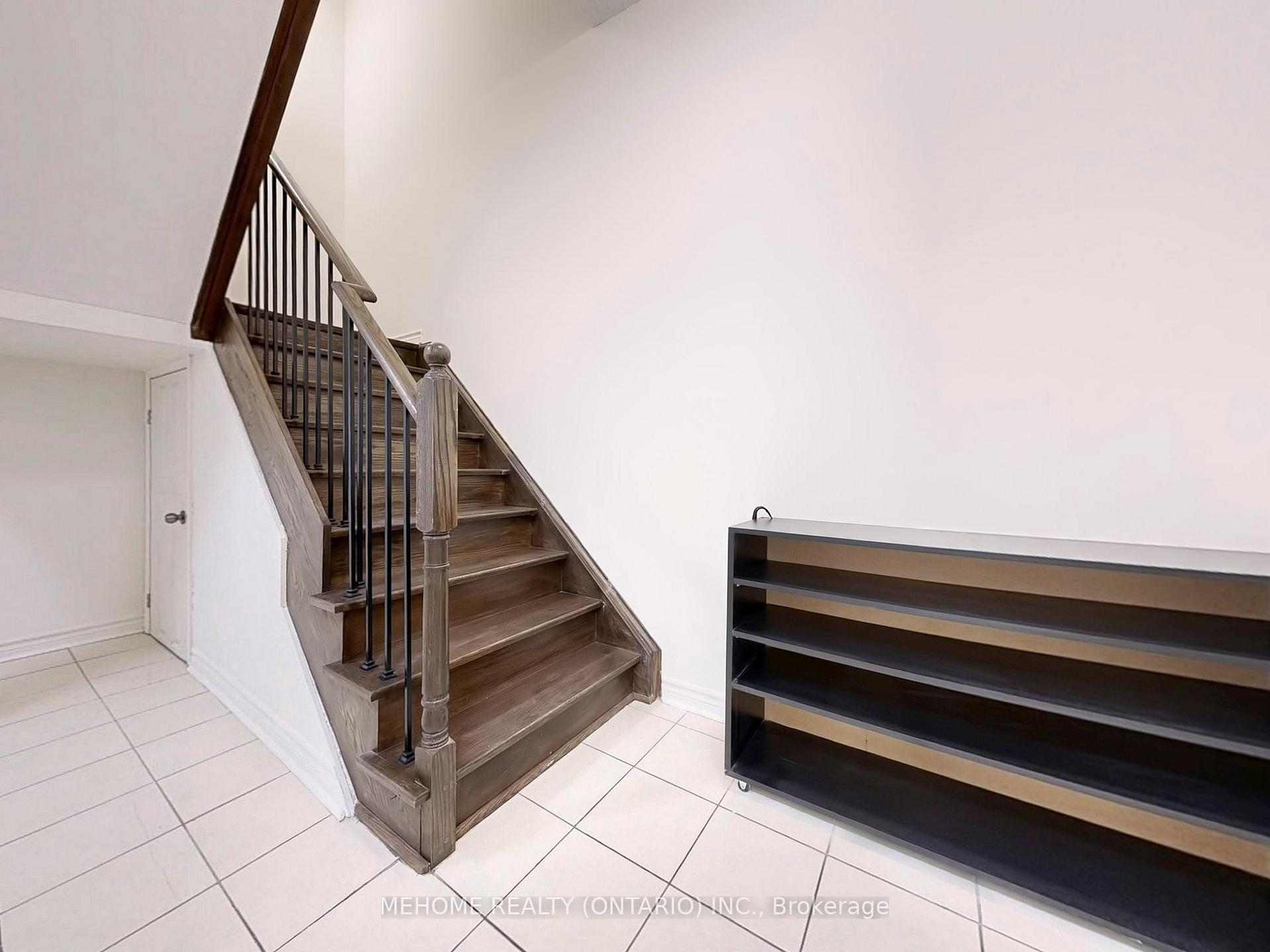 3 Bedrooms Condo at 7 Brighton, Vaughan For sale
