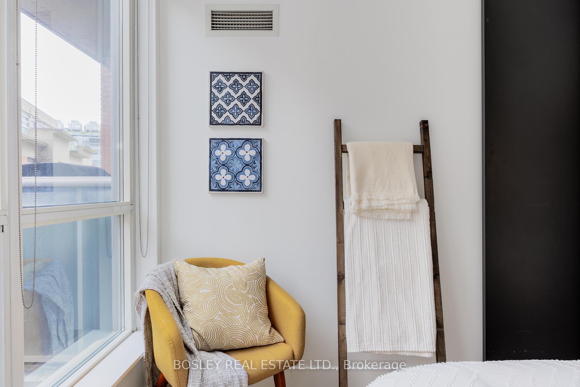 1 Bedroom Condo at 1 Shaw, Toronto For sale