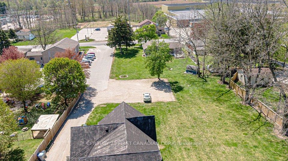 431 Albert Street, Strathroy-Caradoc, ON N7G 1W8