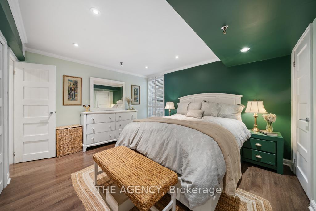 2 Bedrooms Condo at 105 Heath, Toronto For sale
