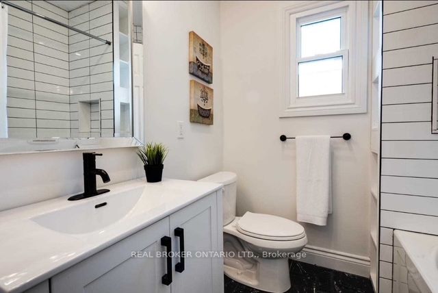 45 Vernon Road E, #Upper Level Only