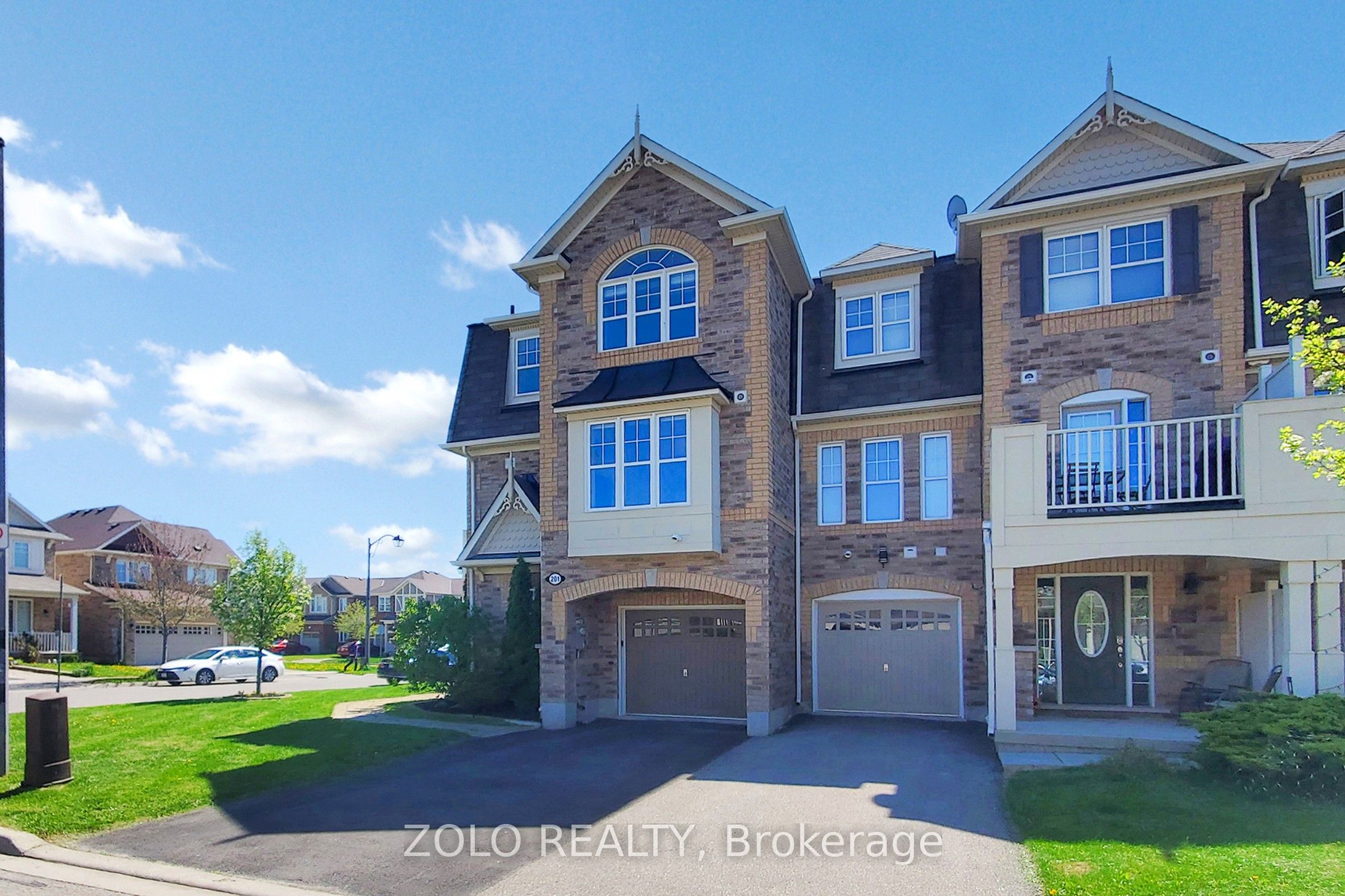 201 Woodley Crescent