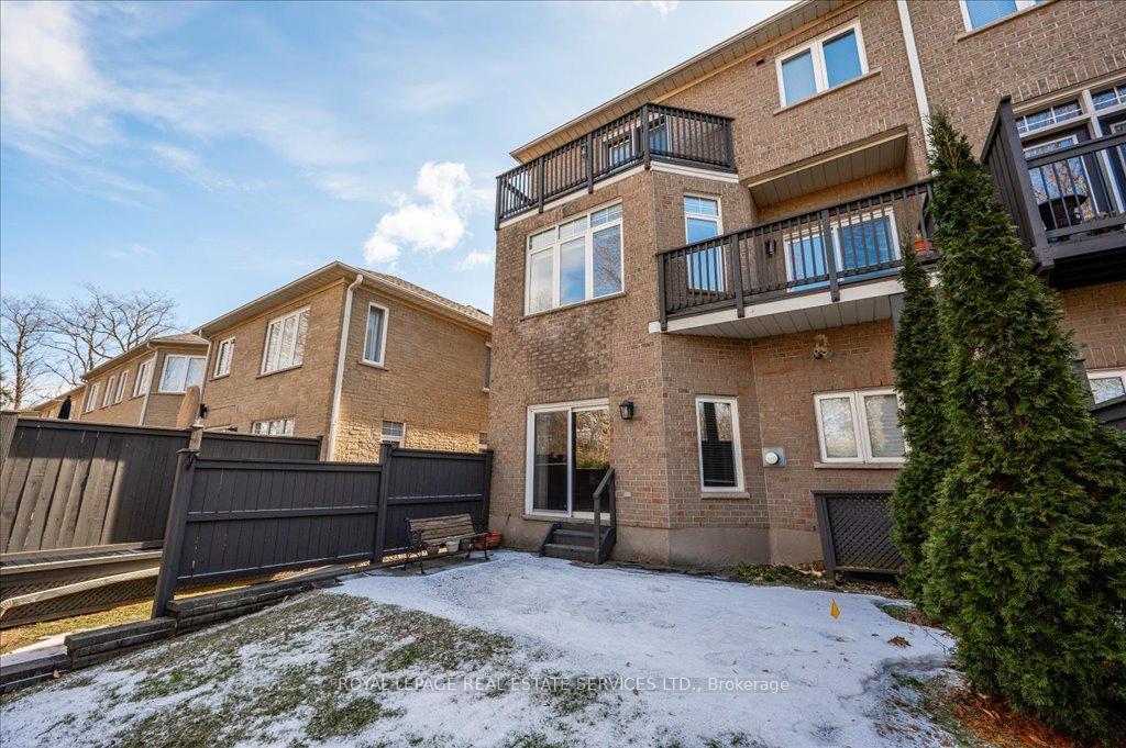 3 Bedrooms Condo at 1267 Dorval, Oakville For sale