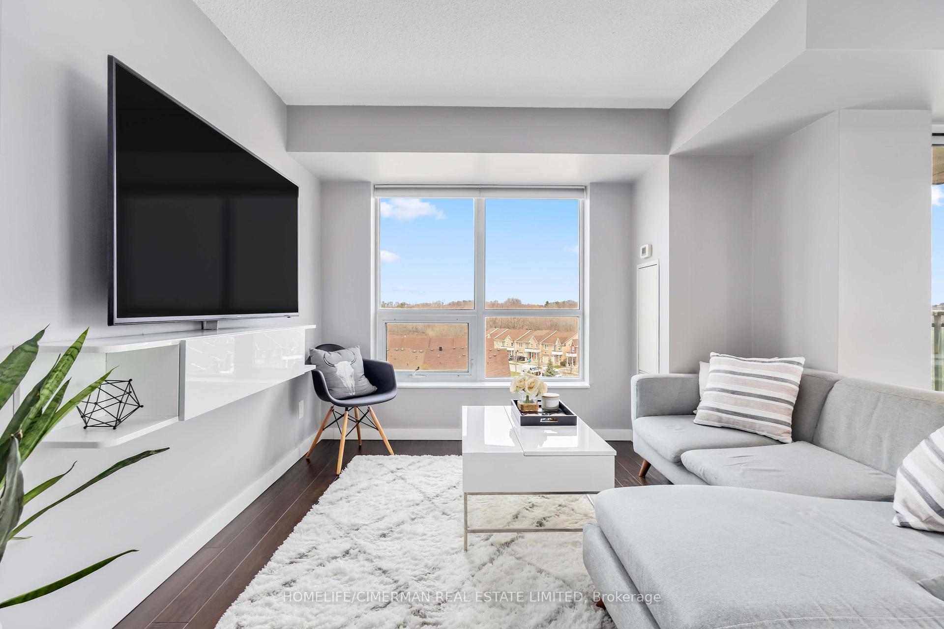 3 Bedrooms Condo at 120 Dallimore, Toronto For sale