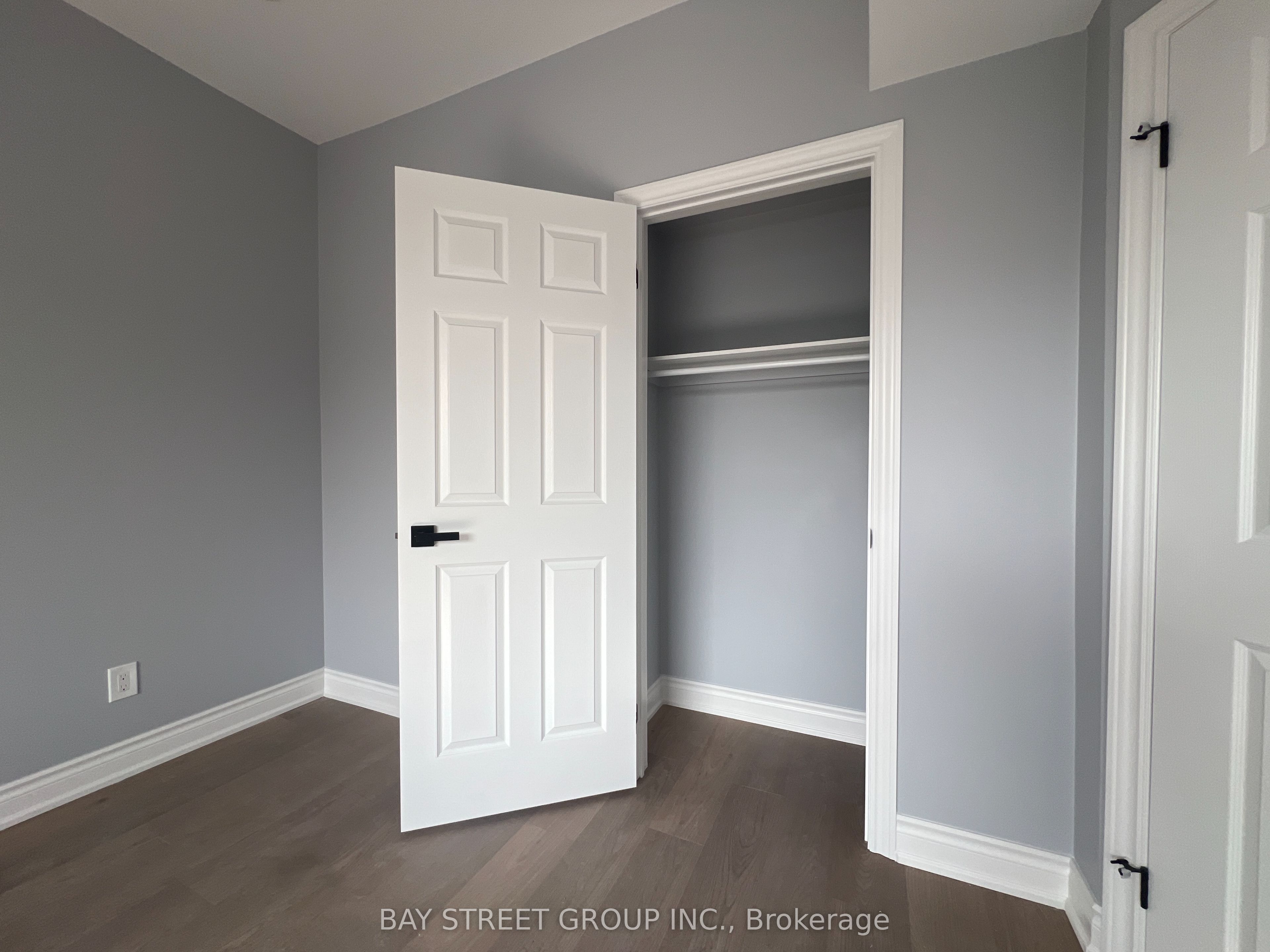 2386 Lake Shore Boulevard W, #201