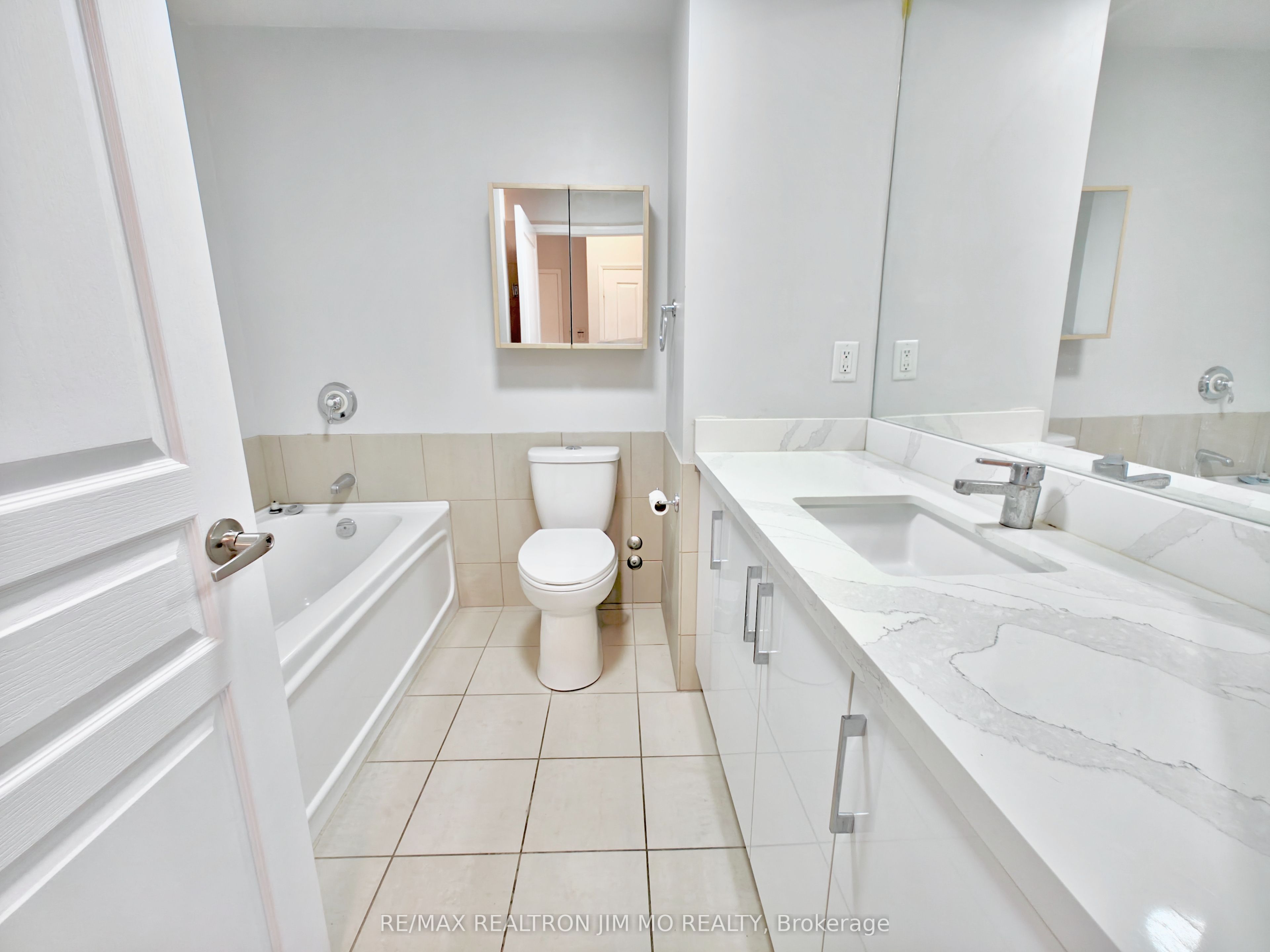 1121 Bay Street, #1401