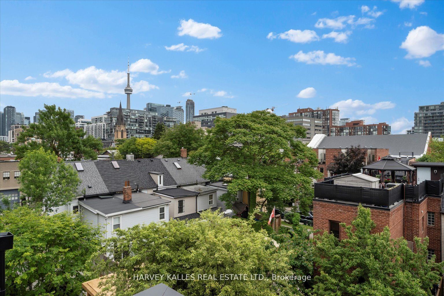 697 Richmond Street W
