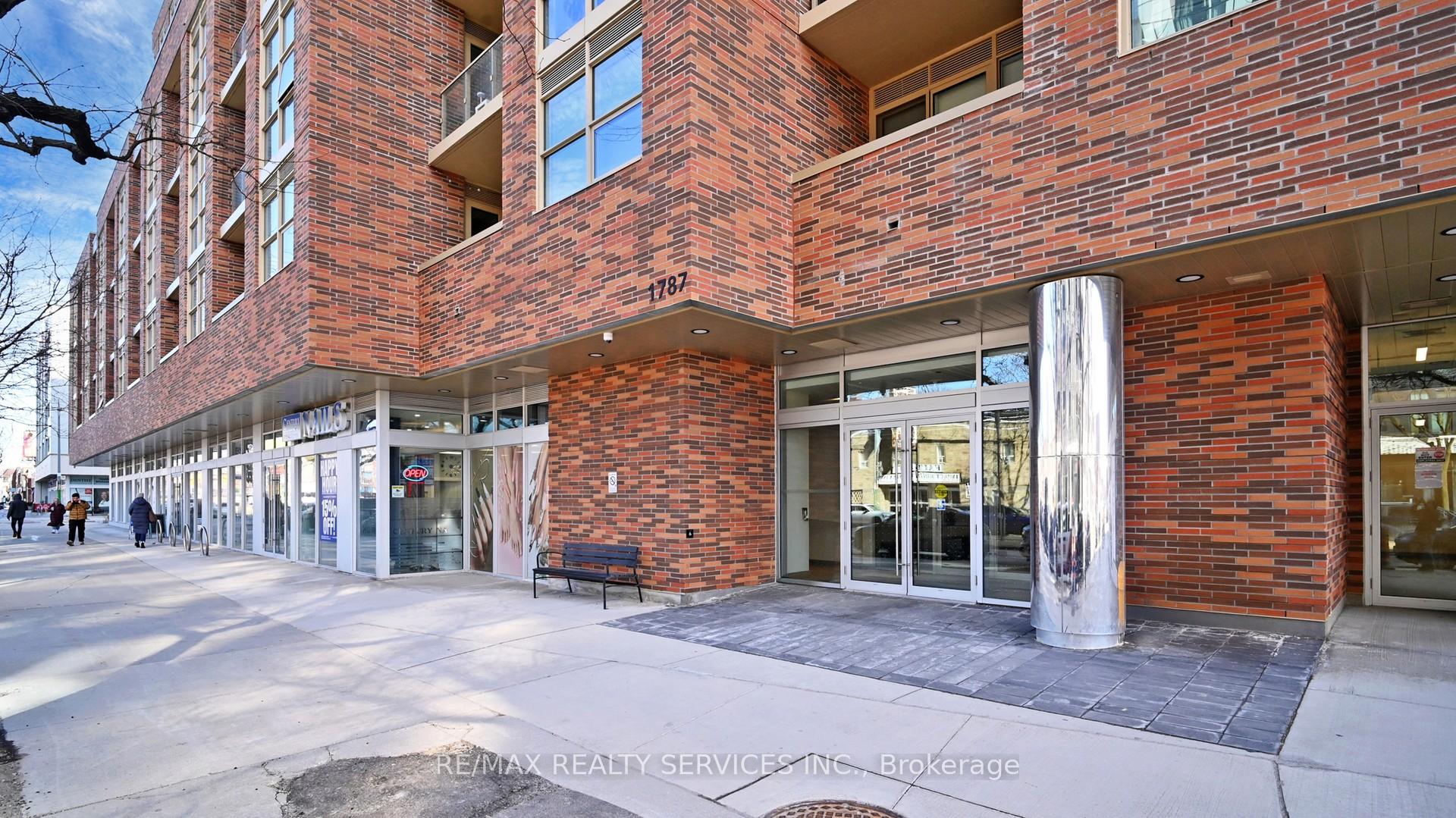 2 Bedrooms Condo at 1787 St. Clair,  Toronto For sale
