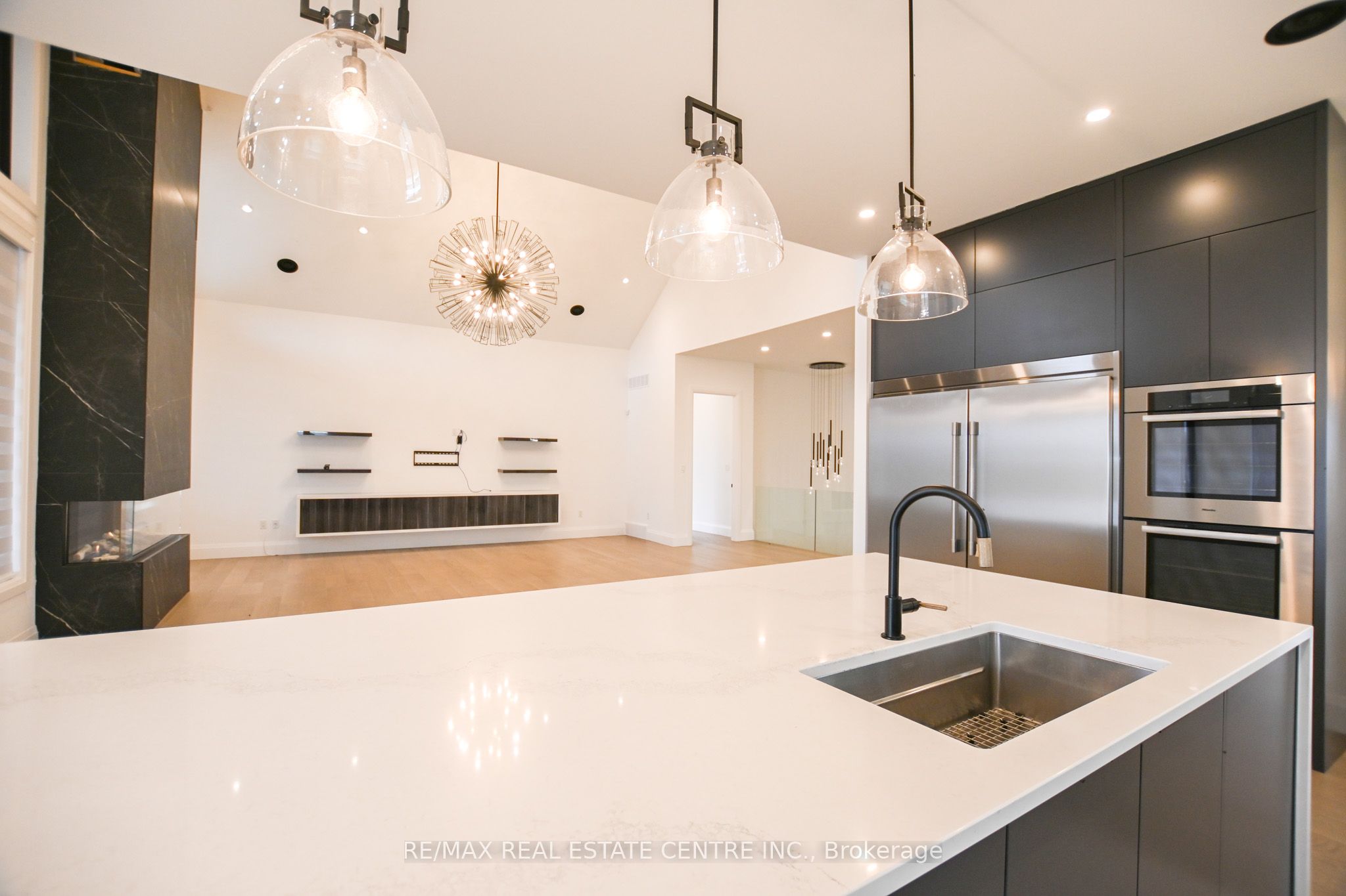 7325 Sunset Place, #3