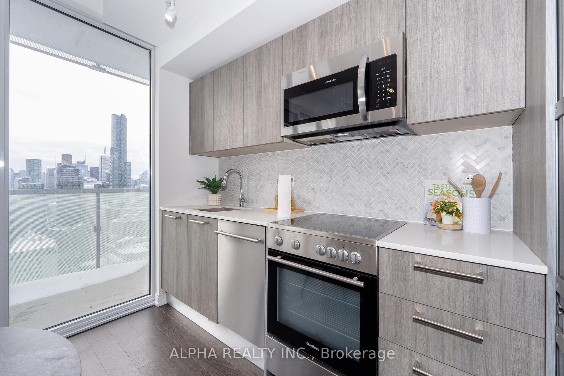 1 Bedroom Condo at 28 Wellesley,  Toronto For sale