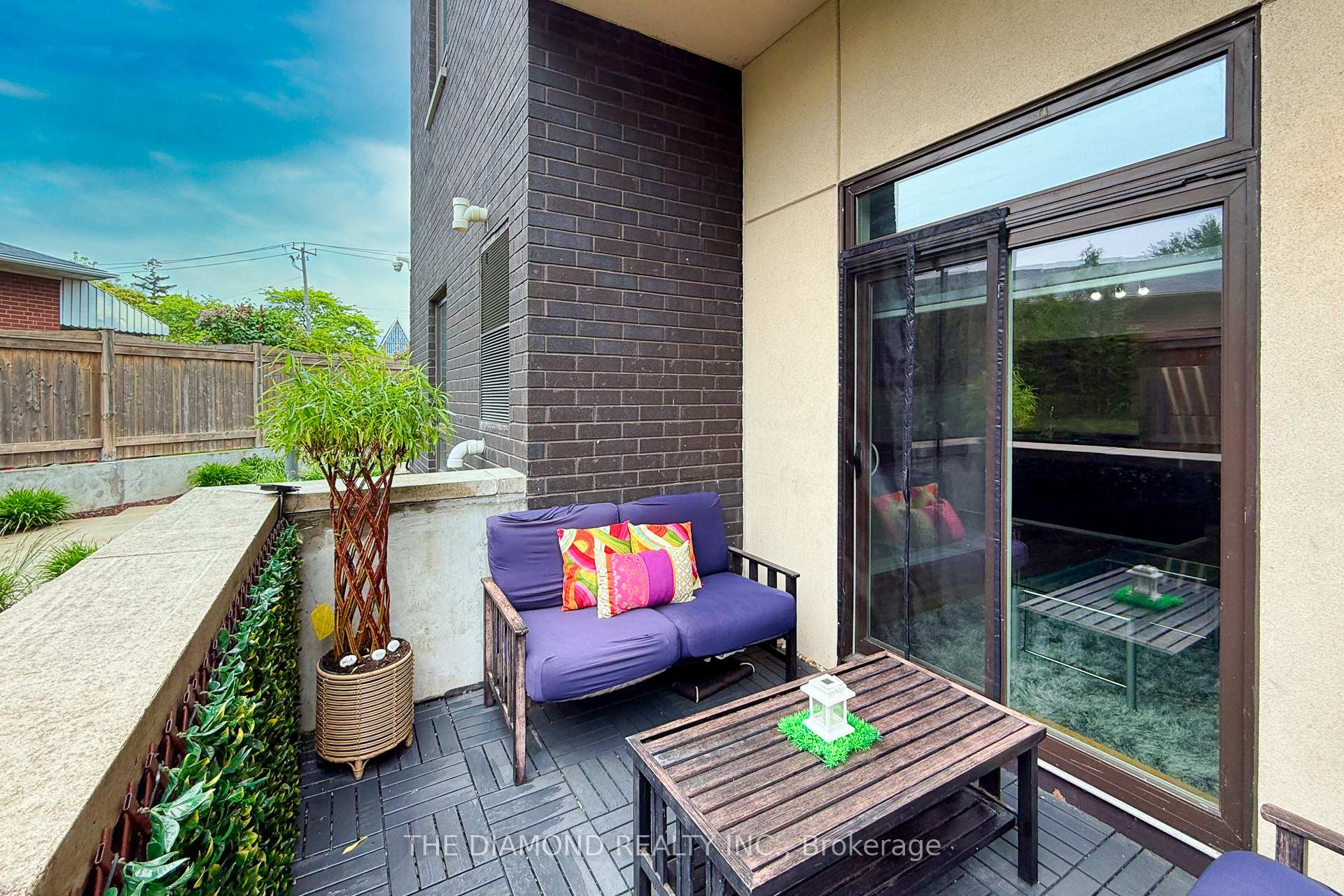 2 Bedrooms Condo at 3560 St Clair, Toronto For sale