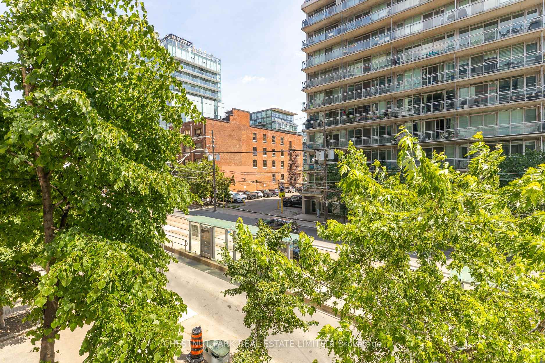 1 Bedroom Condo at 60 Bathurst, Toronto For sale