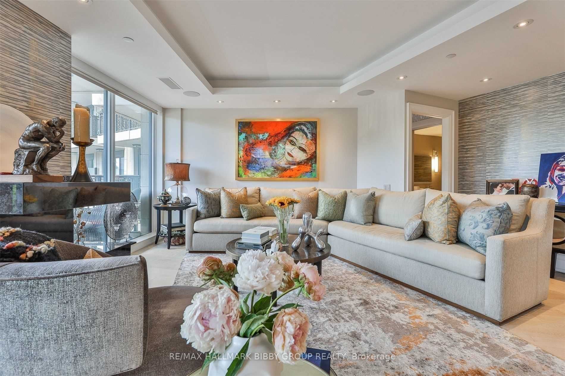 3 Bedrooms Condo at 181 Davenport,  Toronto For sale