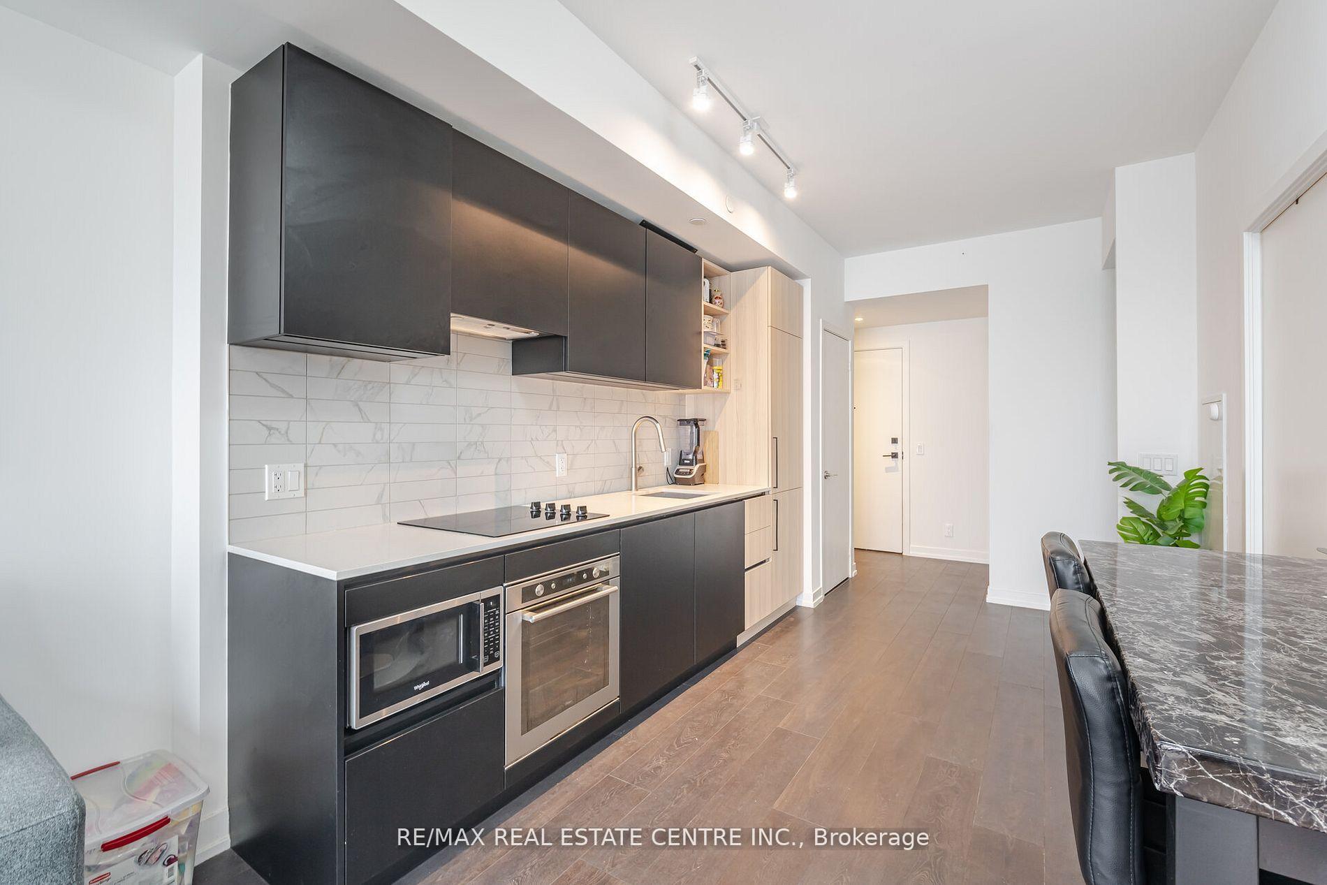 2 Bedrooms Condo at 55 Mercer,  Toronto For sale