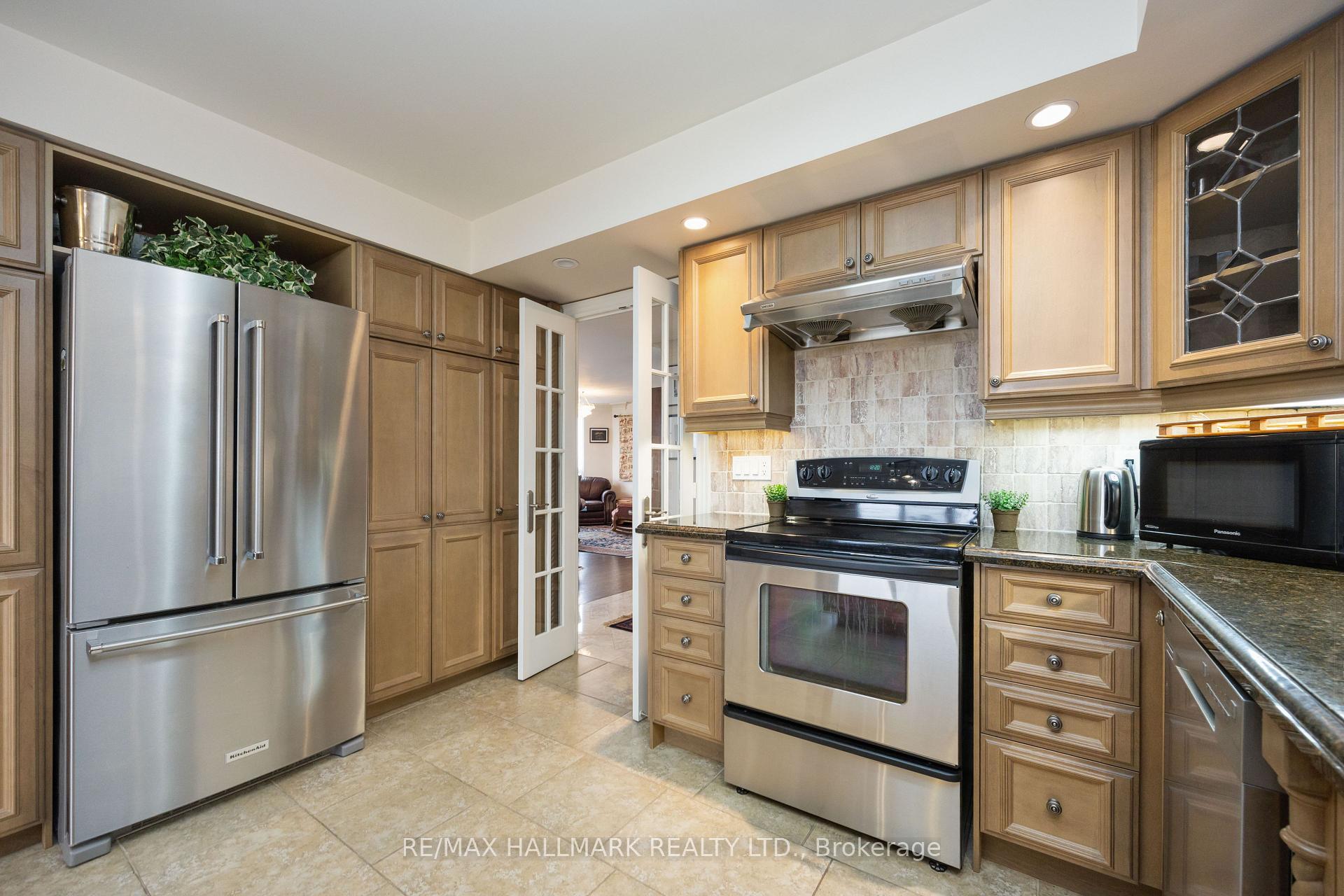 4 Bedrooms Condo at 80 Harrison Garden, Toronto For sale