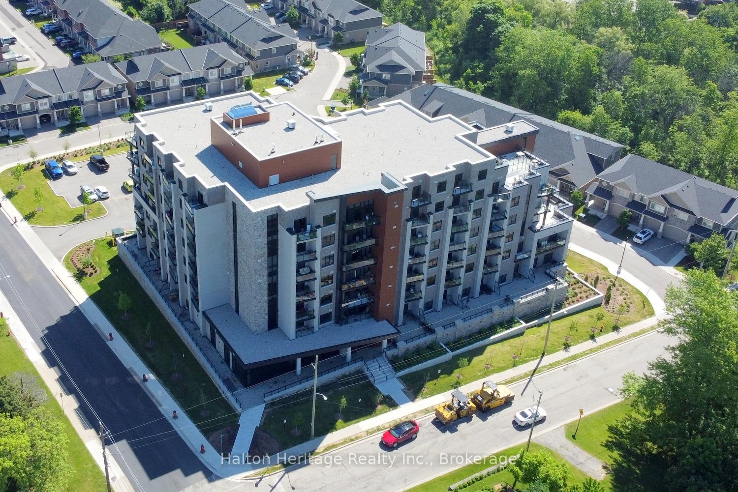 2 Bedrooms Condo at 30 Hamilton,  Hamilton For sale