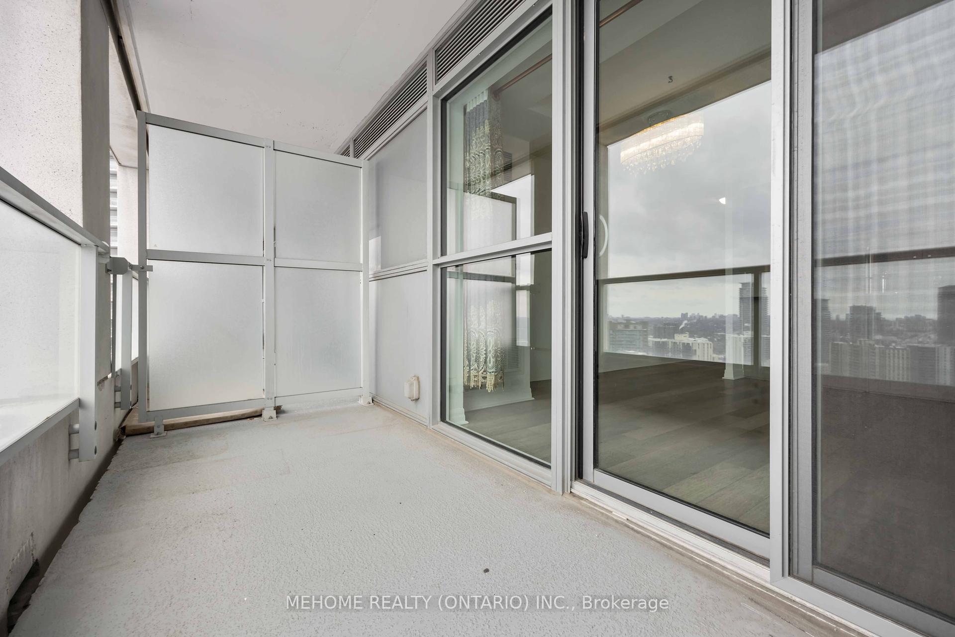 2 Bedrooms Condo at 275 Yorkland, Toronto For sale