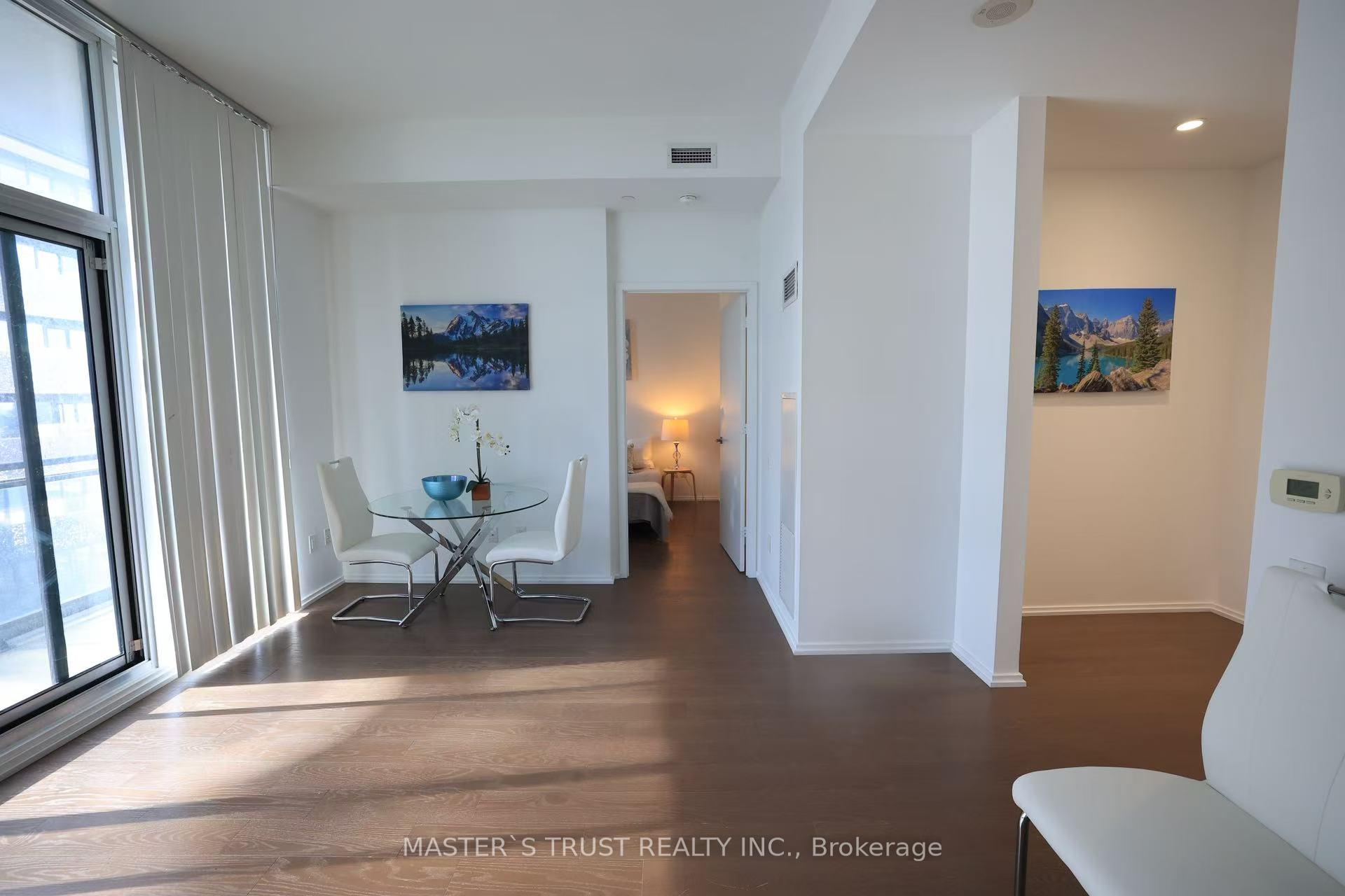 2 Bedrooms Condo at 45 Charles, Toronto For sale