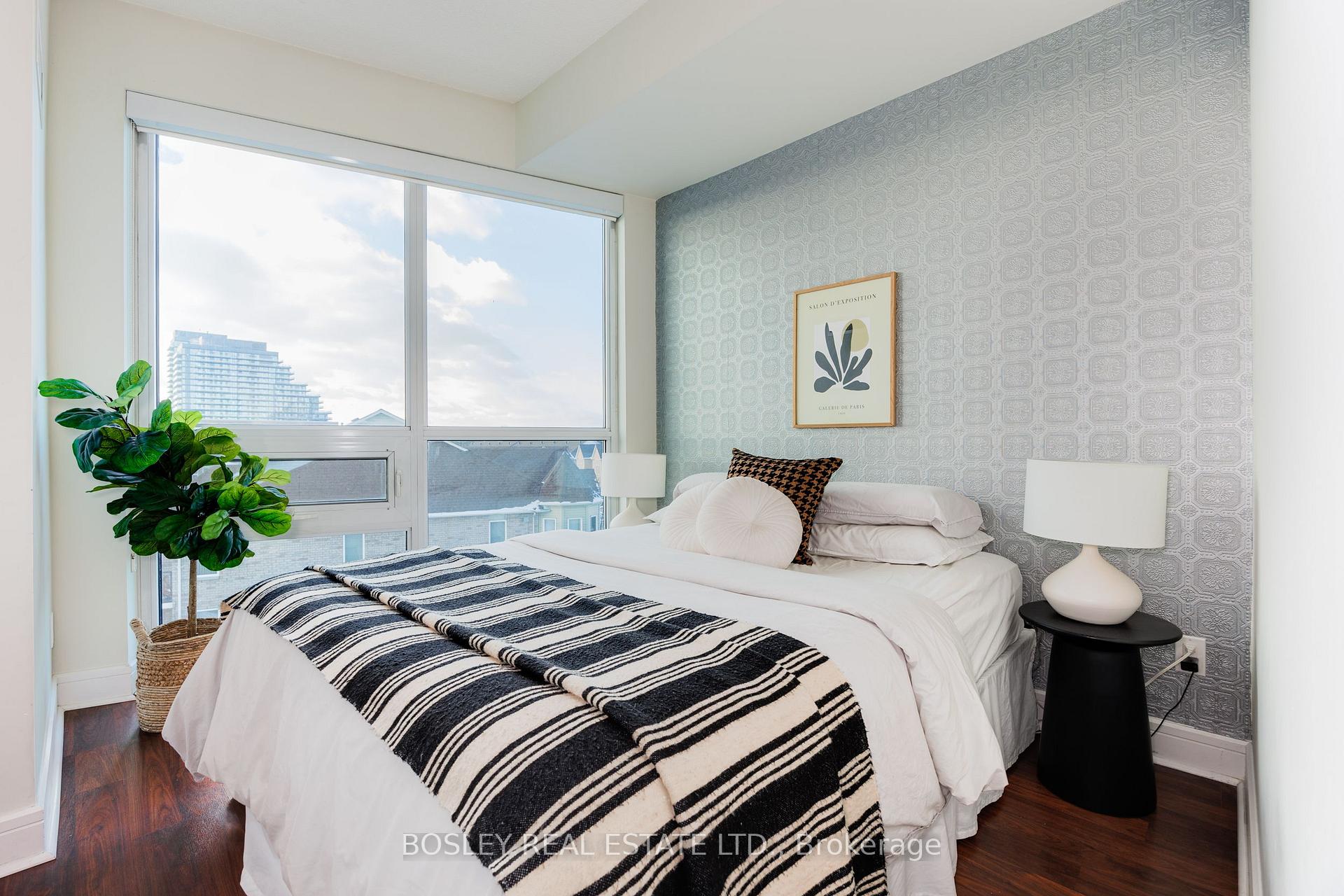 3 Bedrooms Condo at 35 Brian Peck, Toronto For sale