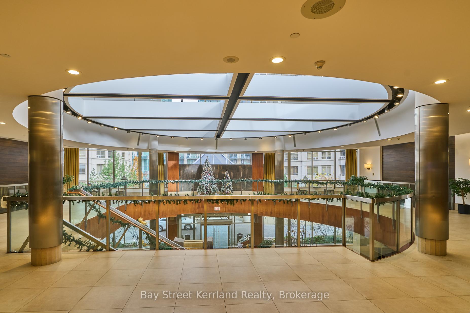 2 Bedrooms Condo at 3880 Duke Of York,  Mississauga For sale