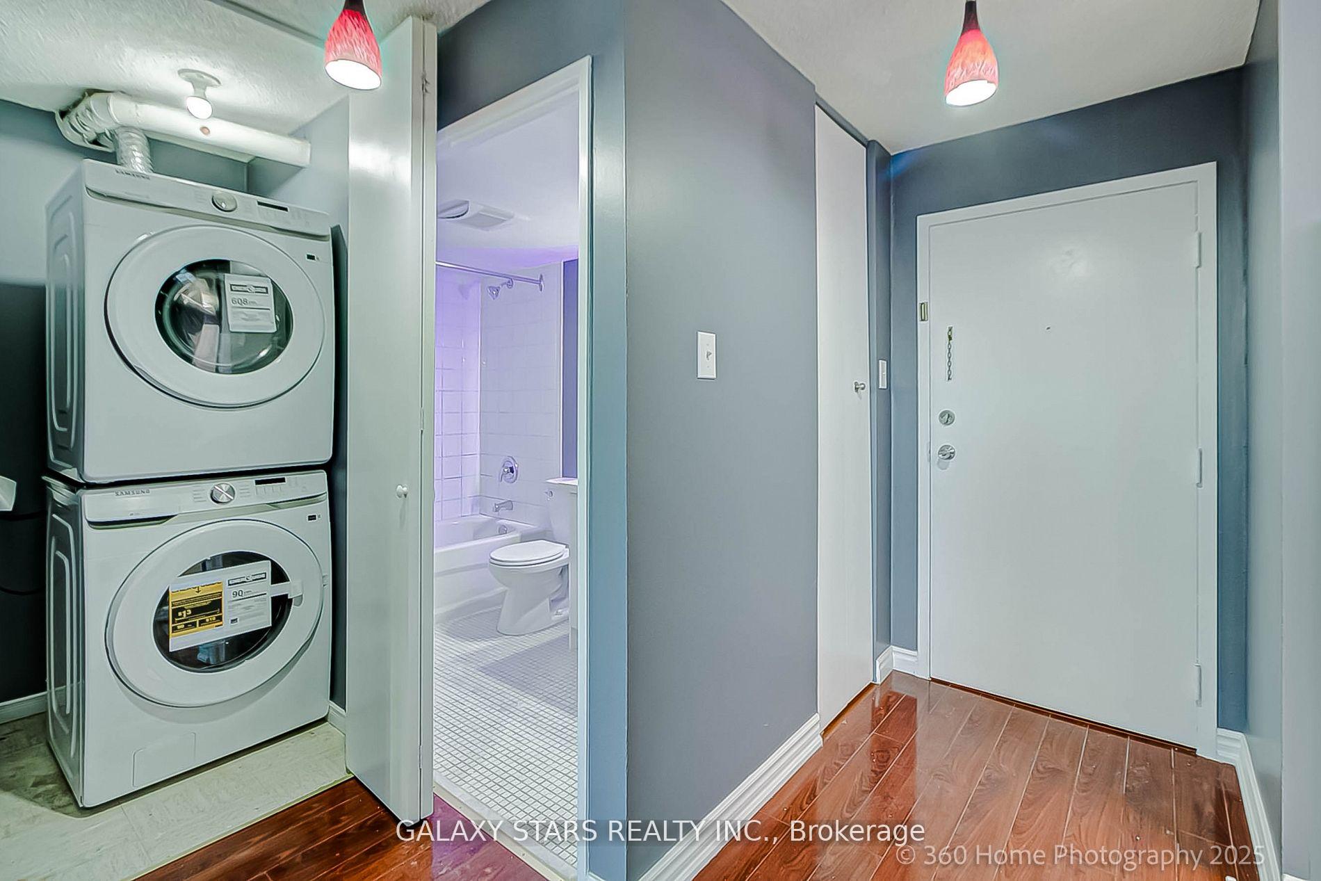 1 Bedroom Condo at 10 Tapscott,  Toronto For sale