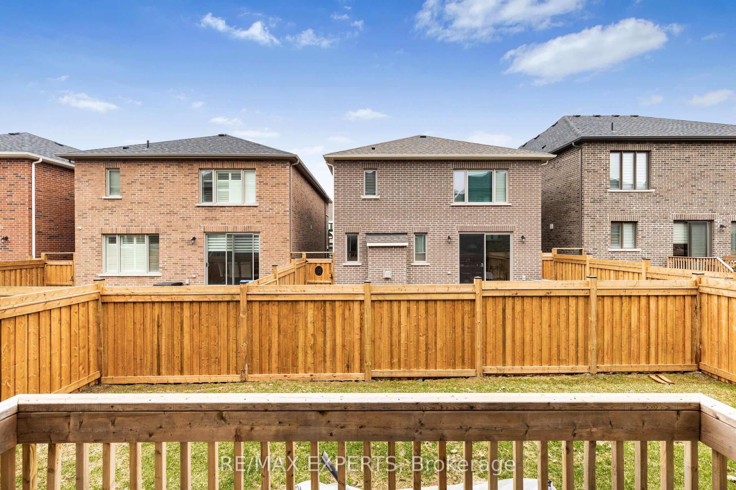 1411 Lobelia Crescent