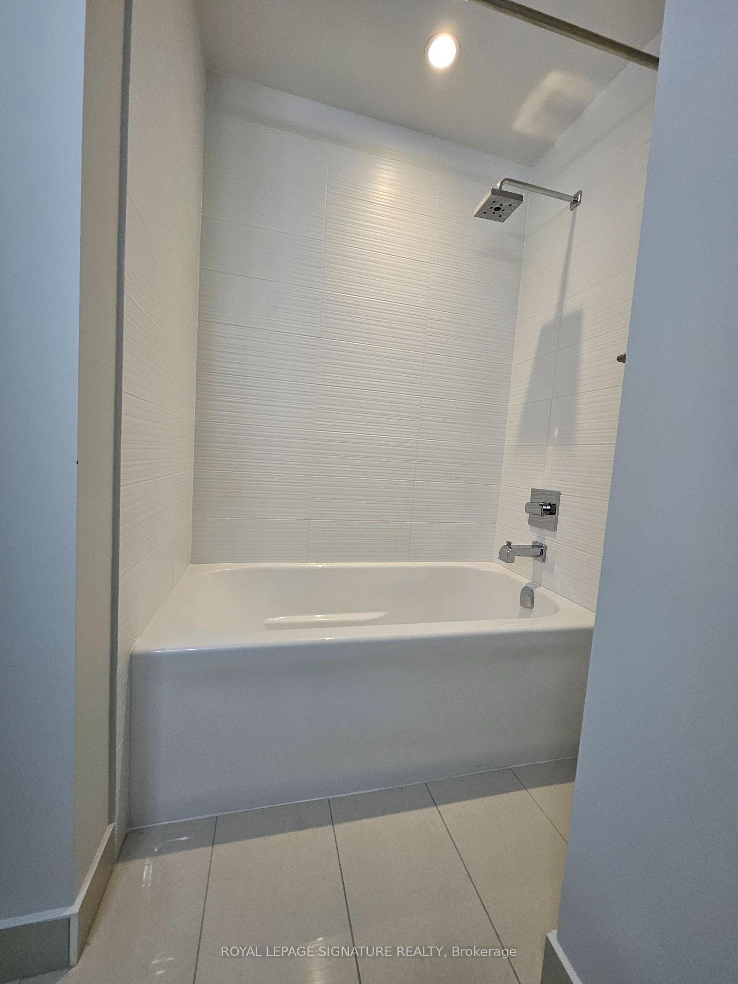 3 Bedrooms Condo at 318 Richmond, Toronto For sale