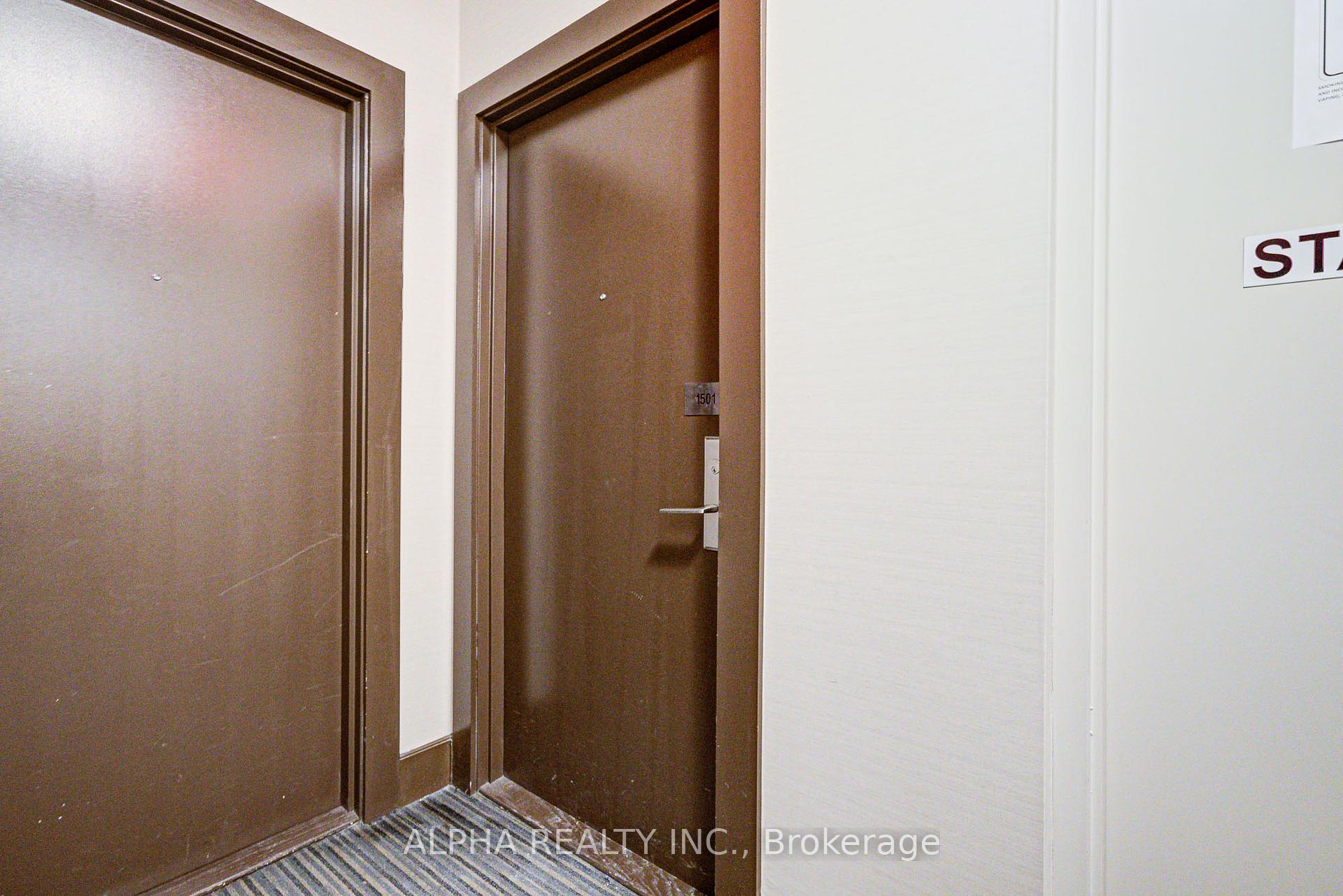 1 Bedroom Condo at 30 Herons Hill, Toronto For sale
