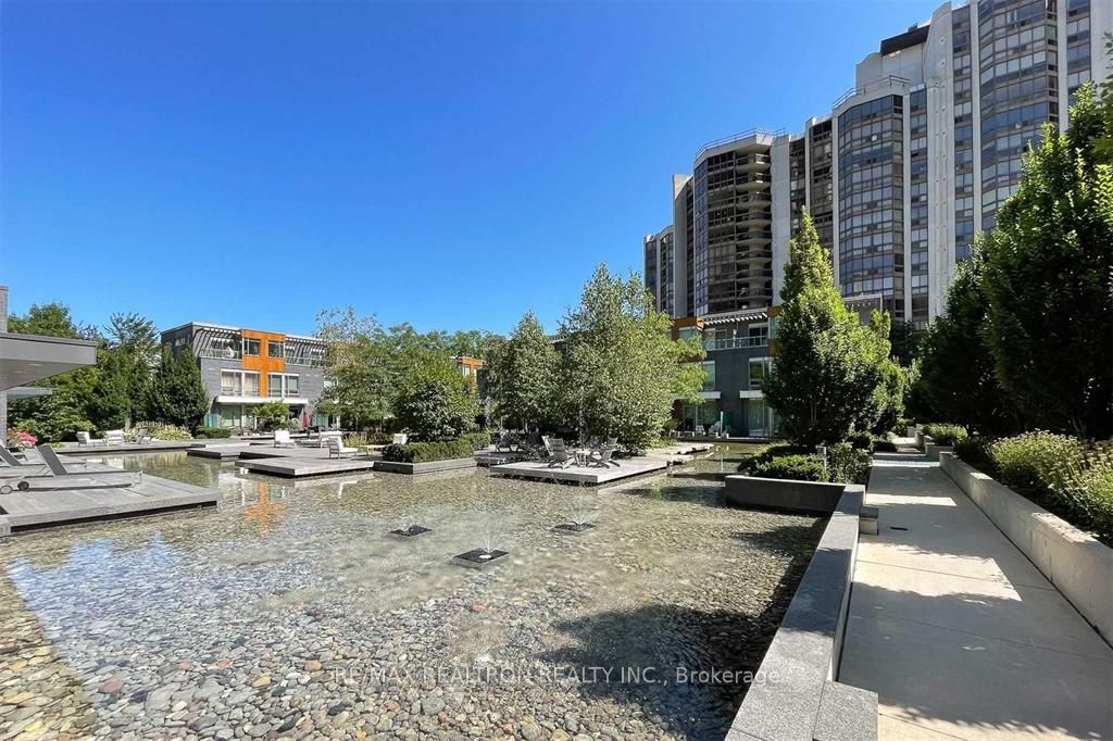 88 Sheppard Avenue E, #209