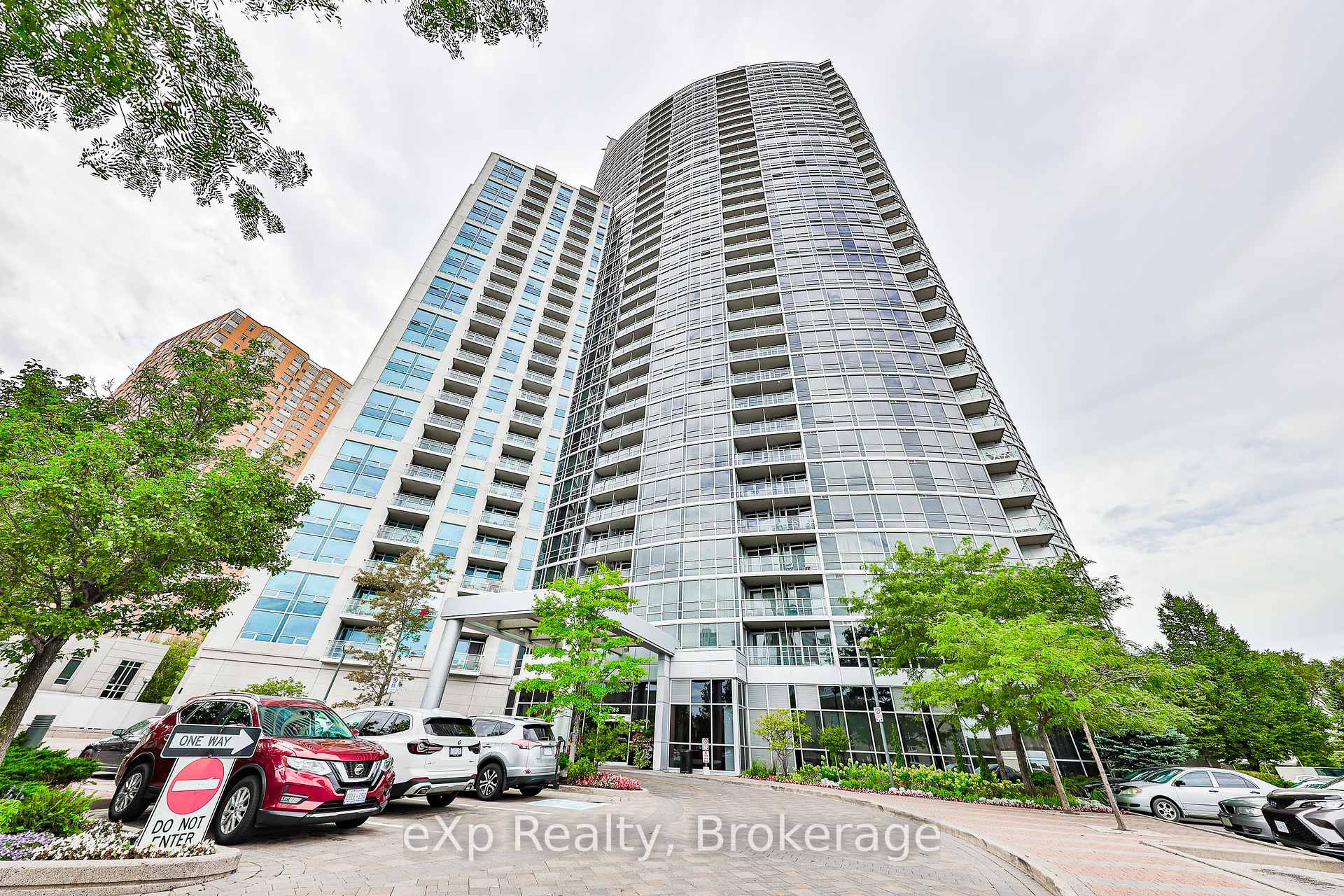 3 Bedrooms Condo at 83 Borough, Toronto For sale