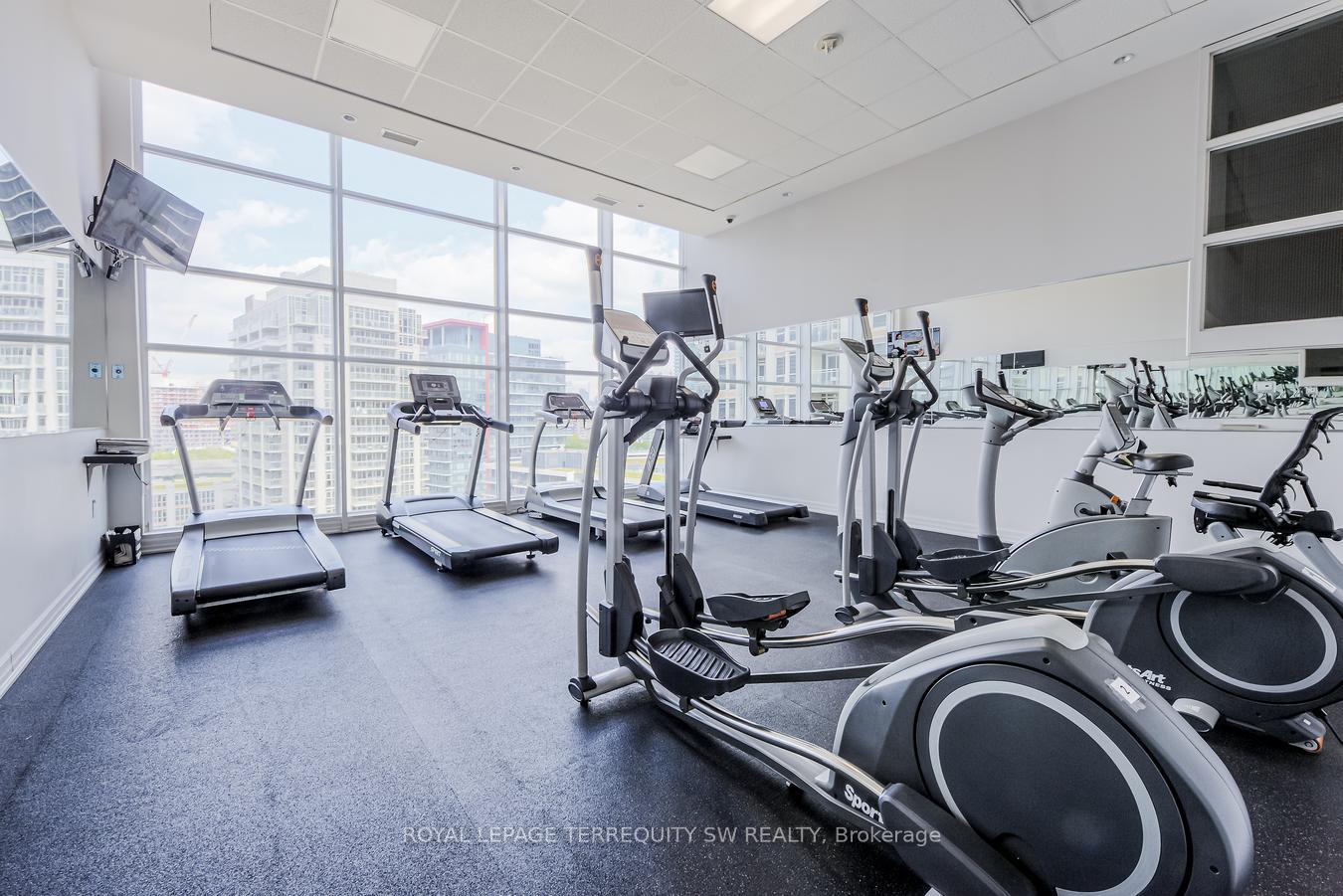 2 Bedrooms Condo at 618 A Fleet, Toronto For sale