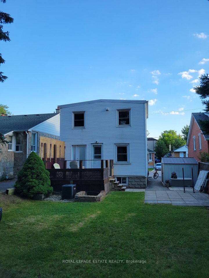 13 Pinegrove Avenue